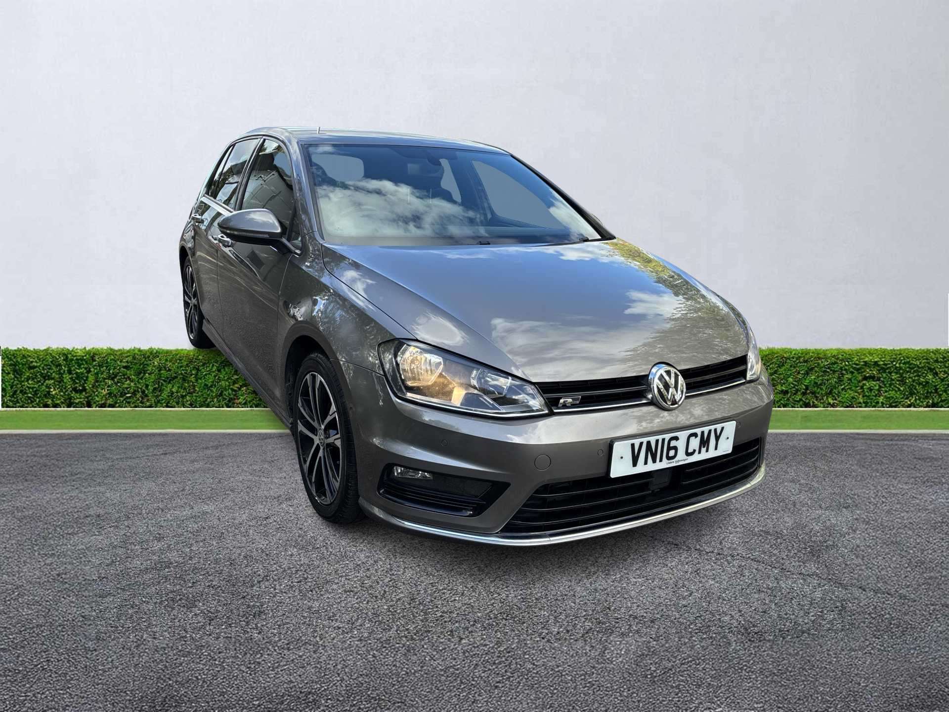 VOLKSWAGEN GOLF DIESEL HATCHBACK 2.0 Tdi R-Line 5Dr Dsg