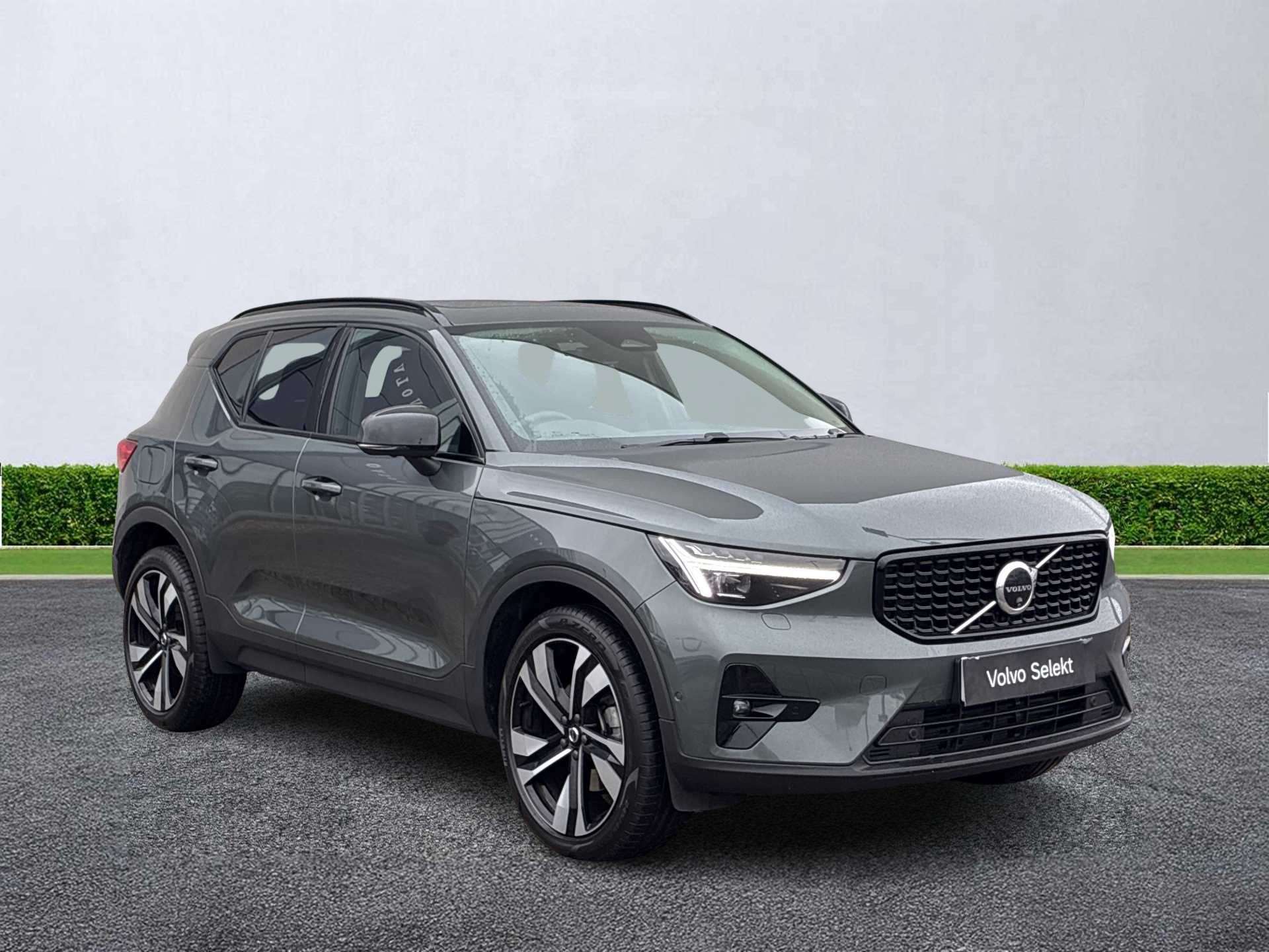 VOLVO XC40 ESTATE 2.0 B3P Ultra Dark 5Dr Auto