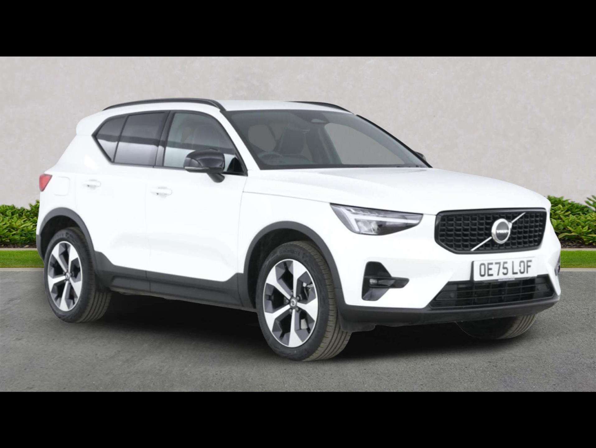 2025 Volvo XC40