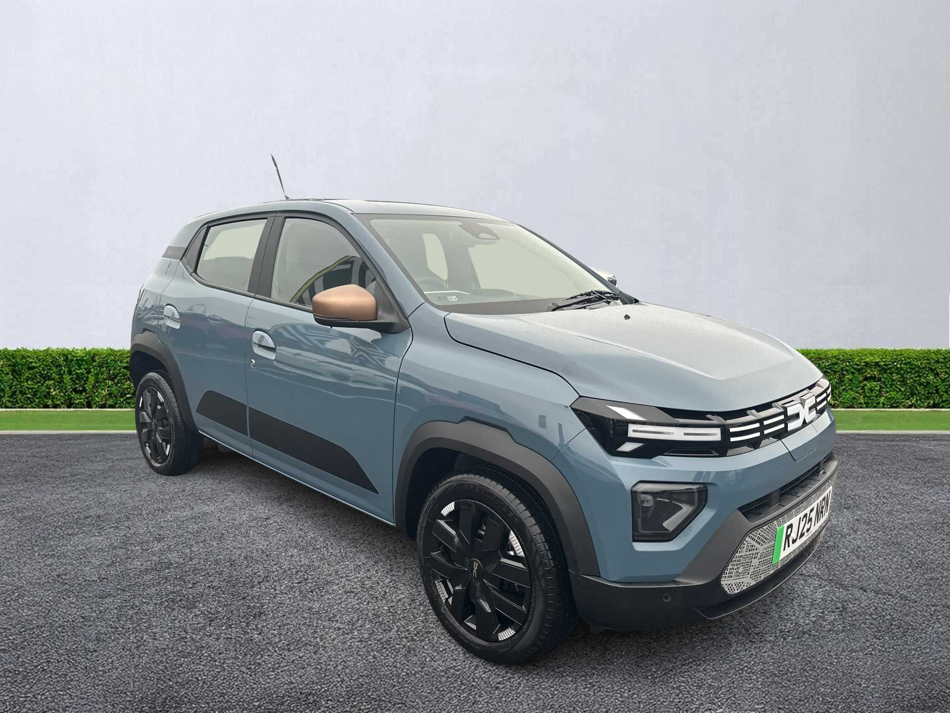 2025 SPRING HATCHBACK 2025 27KWH EXTREME 65 48KW 5DR AUTO HOME DELIVERY AVAILABLE ELECTRIC... photo
