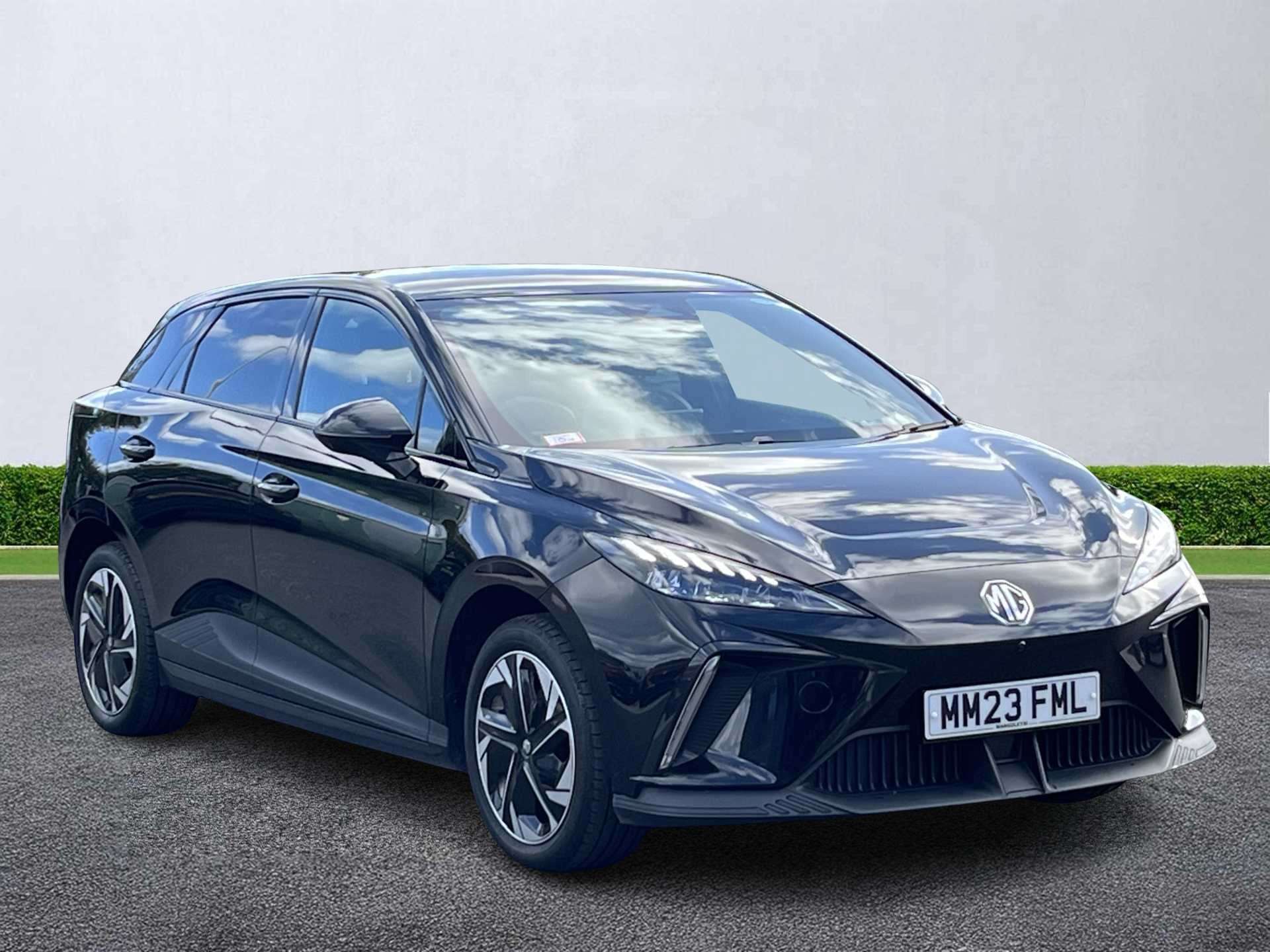 MG MOTOR UK MG4 HATCHBACK 150Kw Trophy Ev Long Range 64Kwh 5Dr Auto