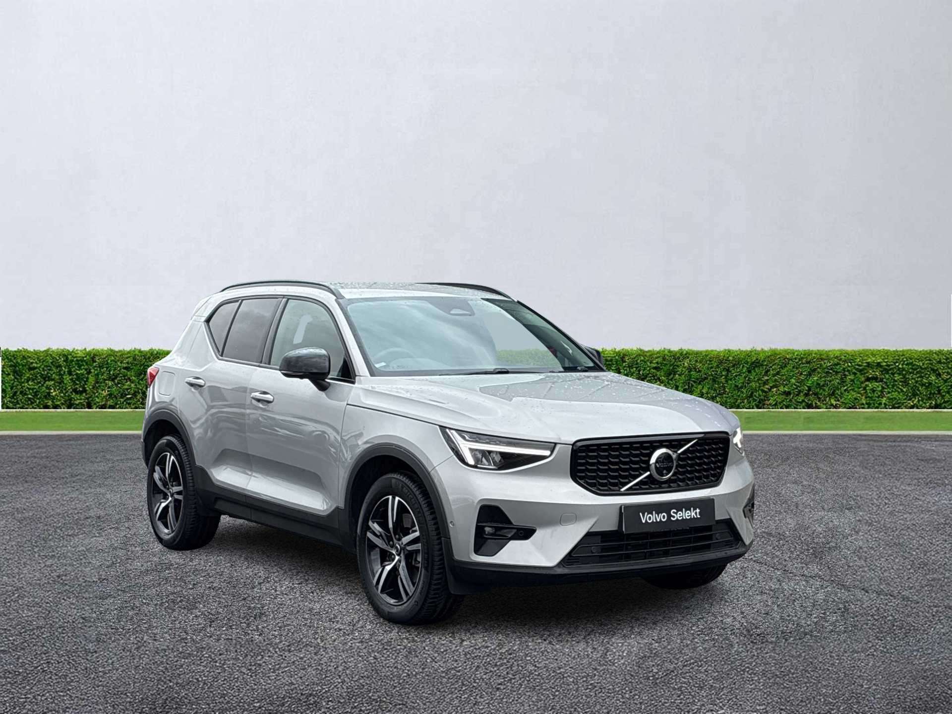 VOLVO XC40 ESTATE 2.0 B3P Plus Dark 5Dr Auto