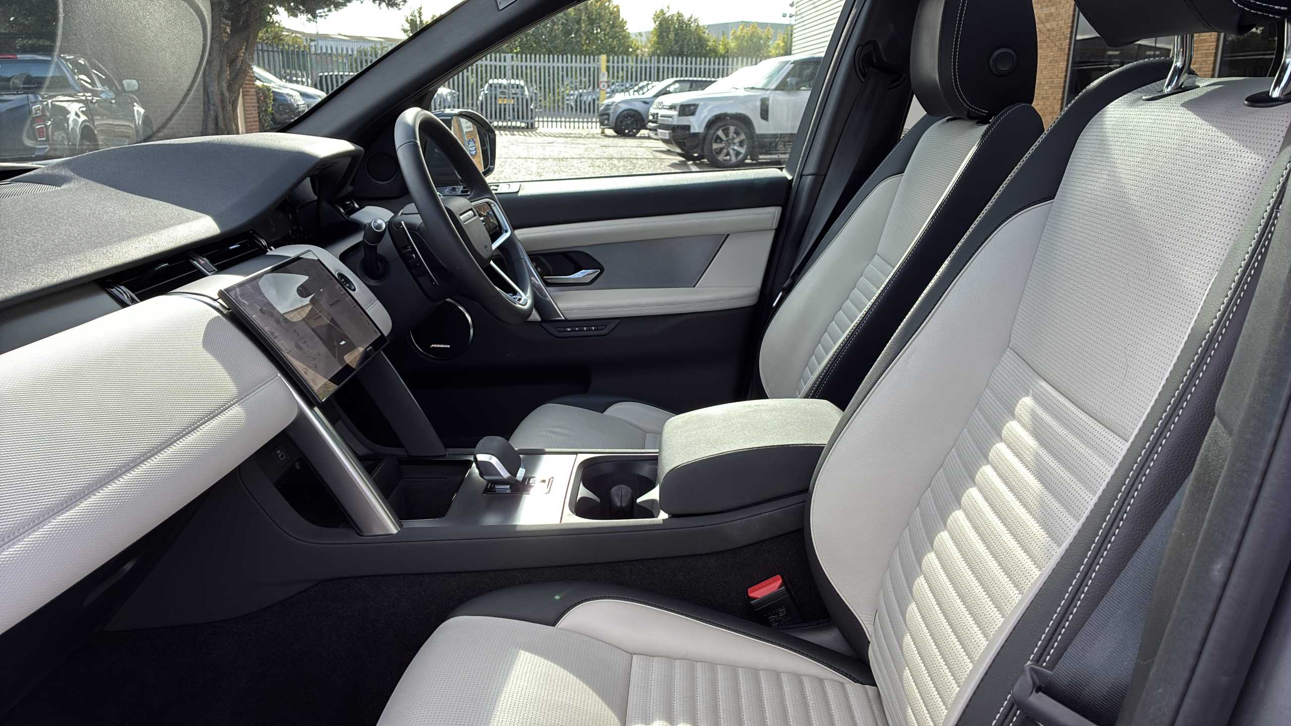 LAND ROVER DISCOVERY SPORT DIESEL SW 2.0 D200 Dynamic Se 5Dr Auto [5 Seat]