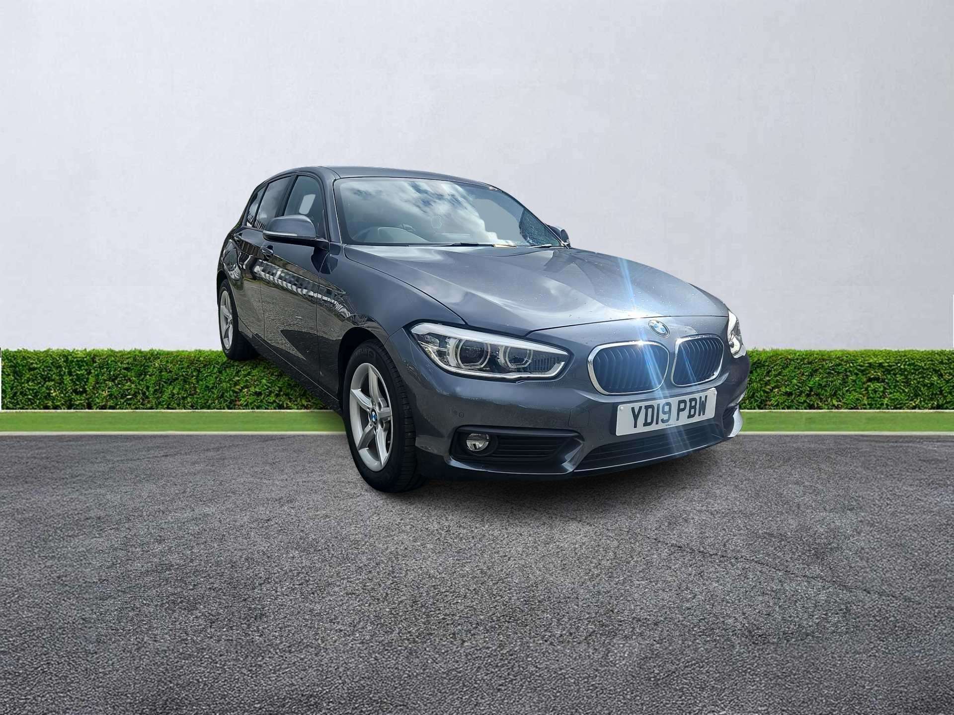 BMW 1 SERIES DIESEL HATCHBACK 116D Se Business 5Dr [Nav/Servotronic] Step Auto