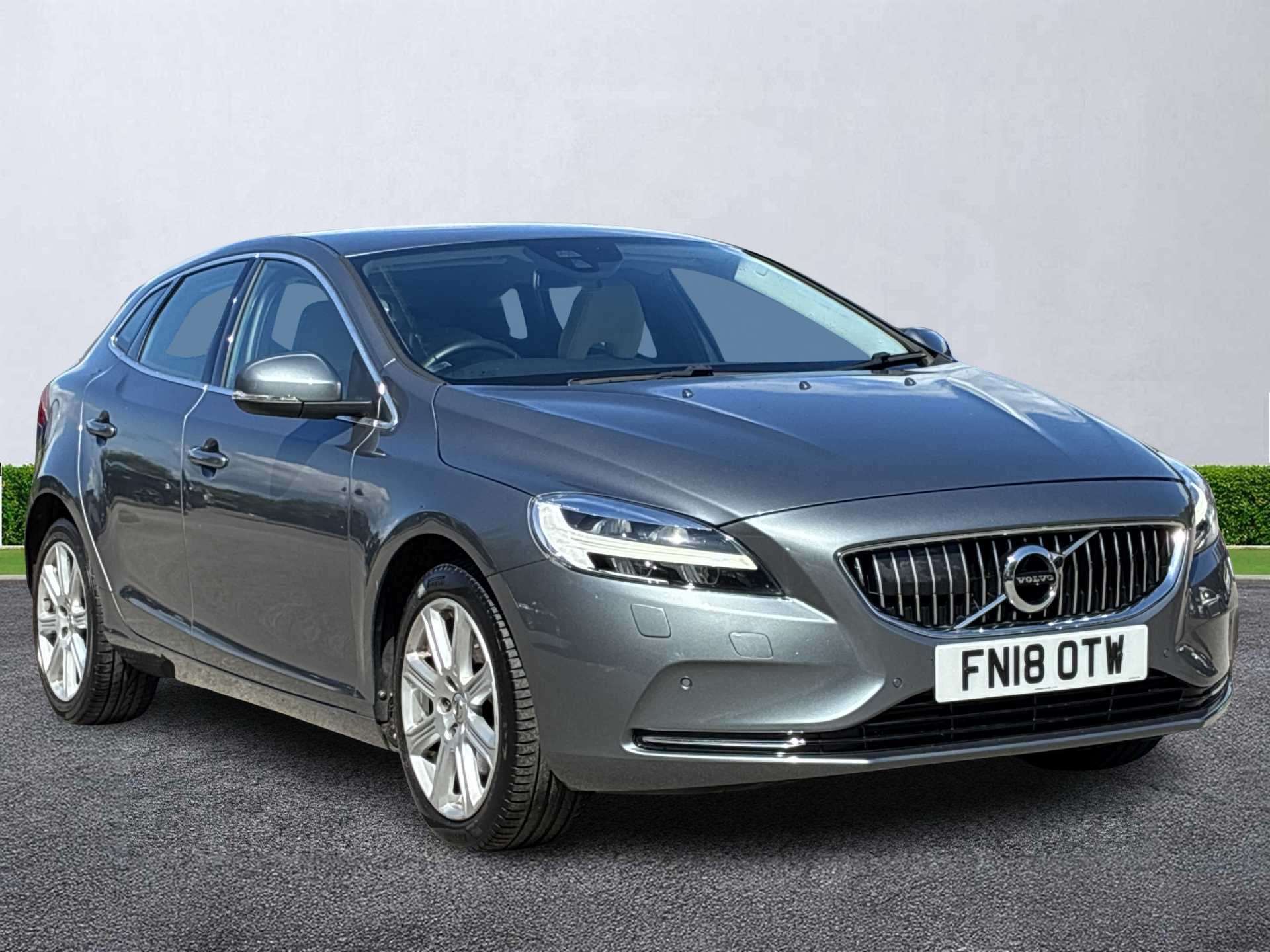 VOLVO V40 HATCHBACK T2 [122] Inscription 5Dr