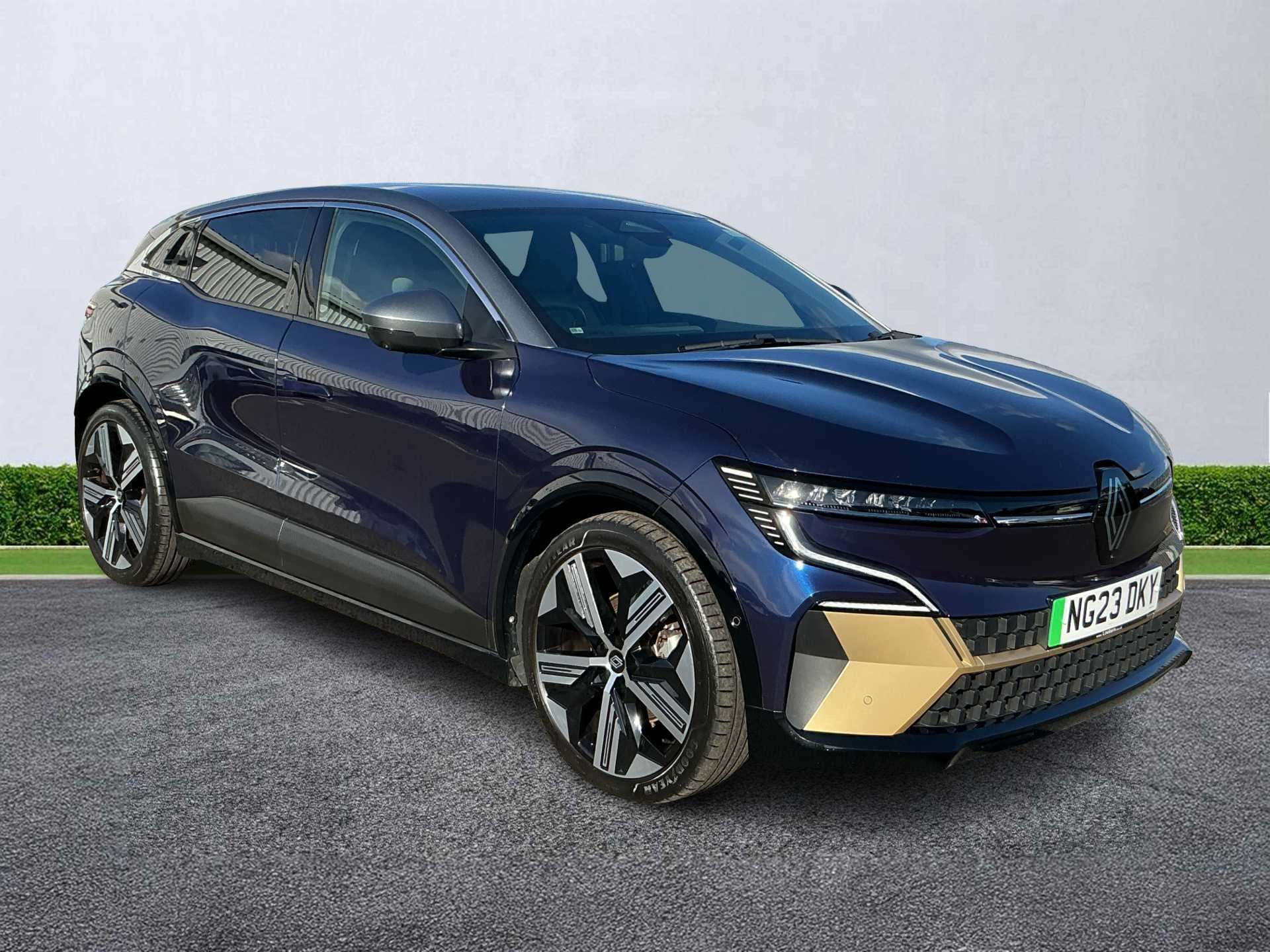 RENAULT MEGANE E-TECH HATCHBACK Ev60 160Kw Iconic 60Kwh Optimum Charge 5Dr Auto