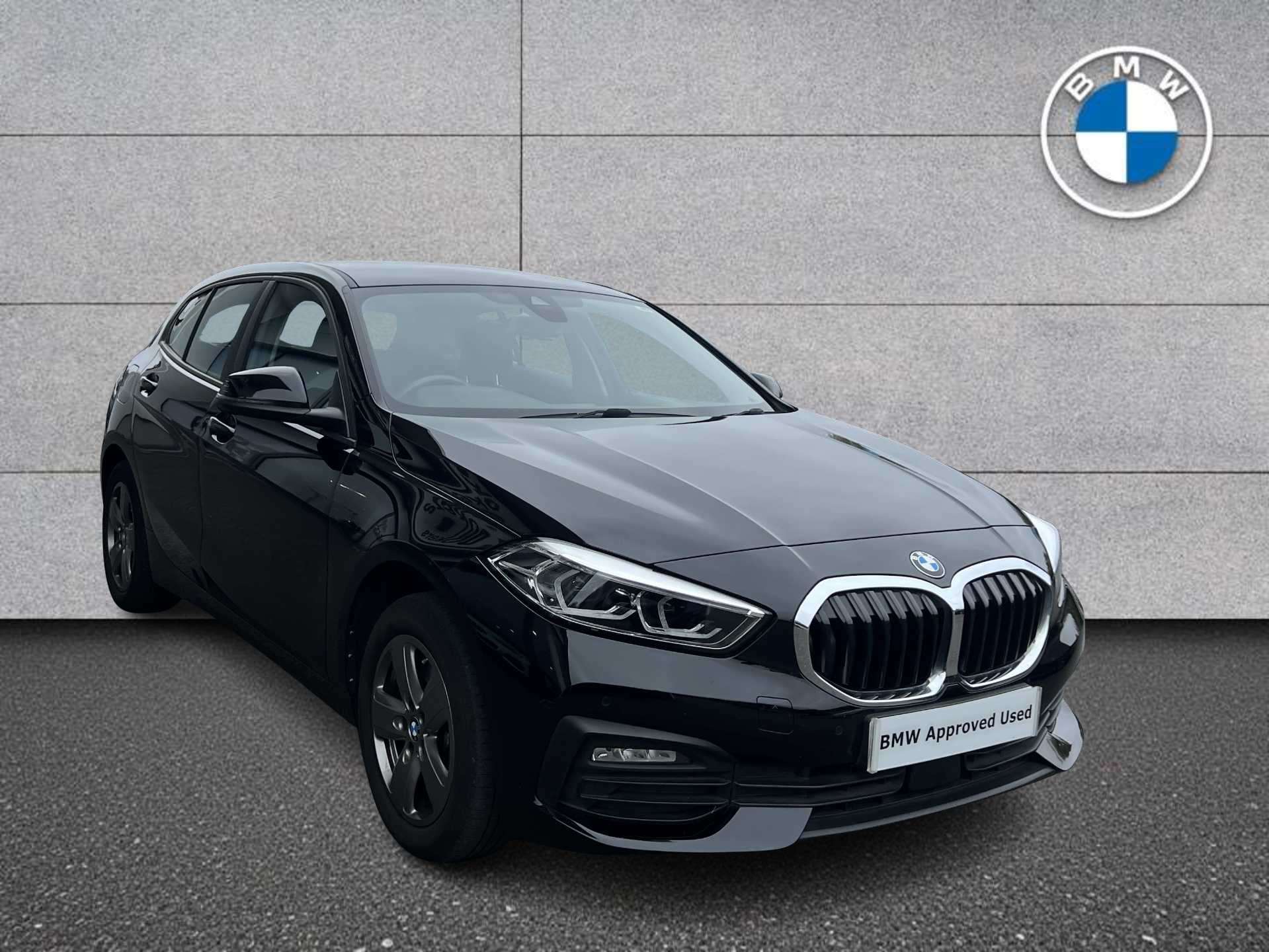 BMW 1 SERIES HATCHBACK 118I [136] Se 5Dr [Live Cockpit Professional]