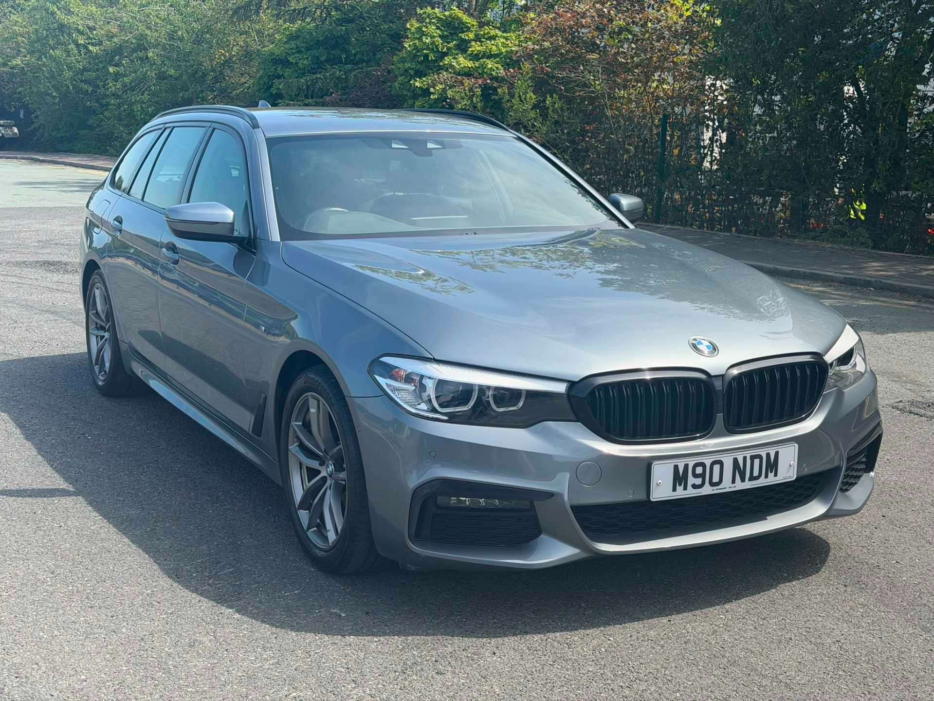 BMW 5 SERIES DIESEL TOURING 520D Xdrive M Sport 5Dr Auto