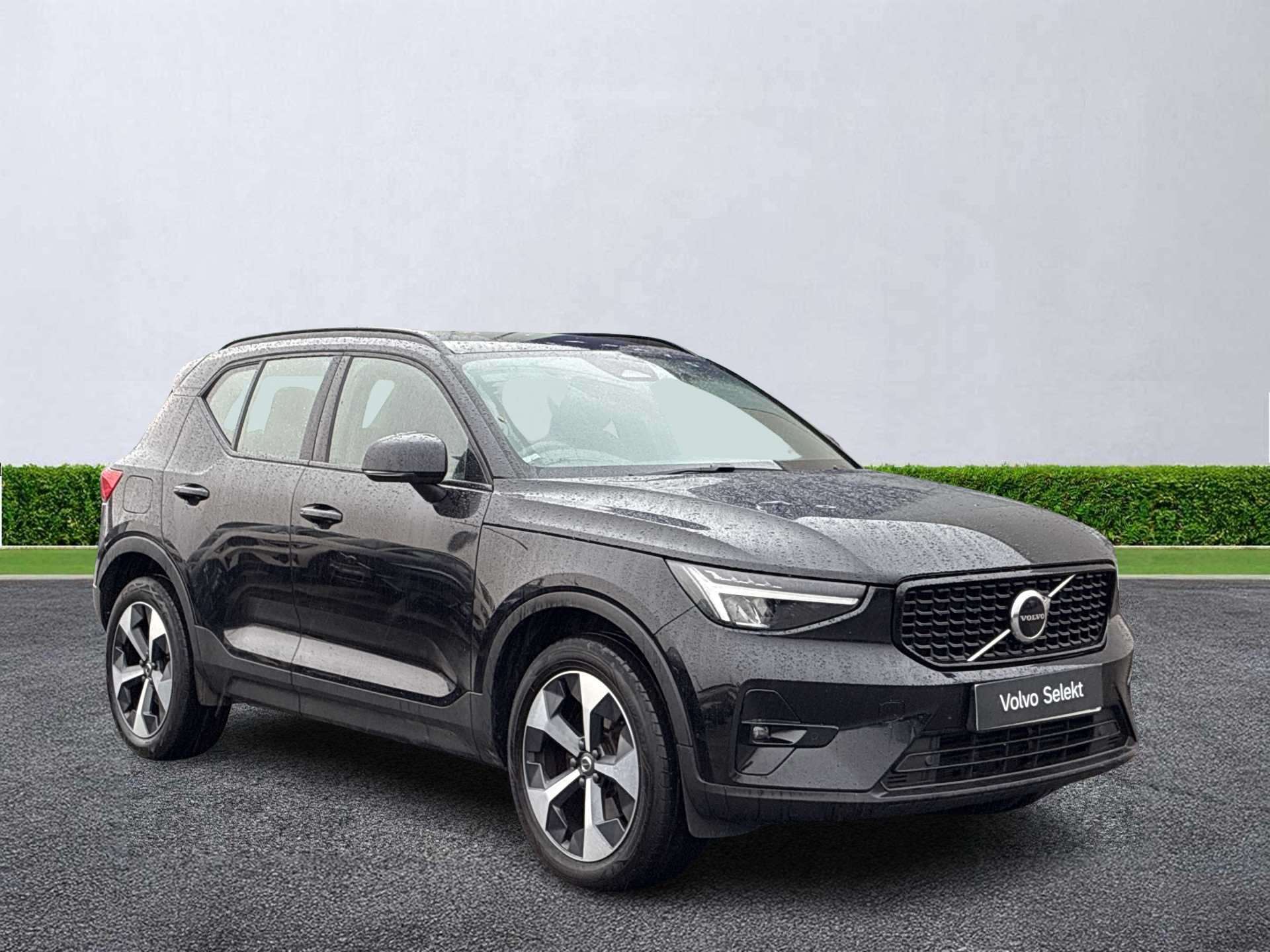 VOLVO XC40 ESTATE 2.0 B3P Plus Dark 5dr Auto