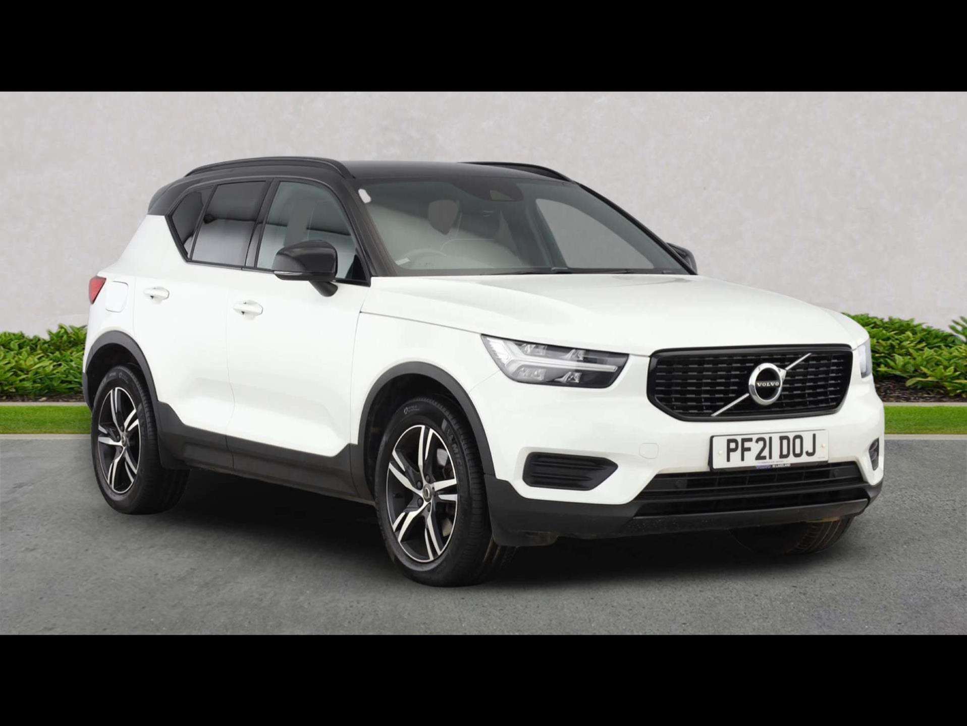 VOLVO XC40 ESTATE 2.0 B4P R Design 5Dr Auto