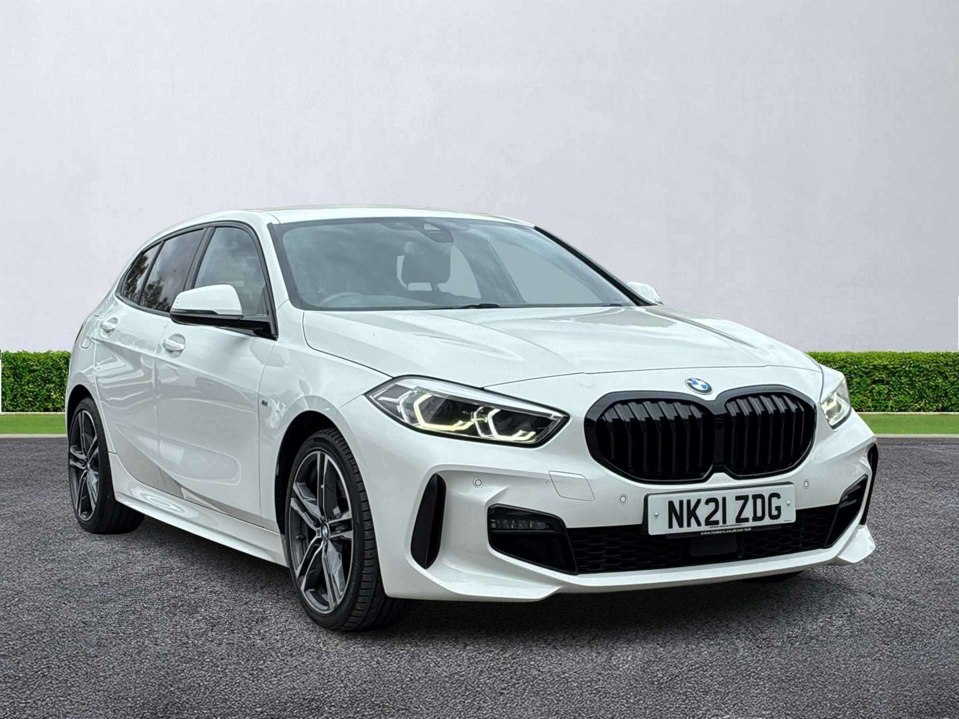 BMW 1 SERIES DIESEL HATCHBACK 120D M Sport 5Dr Step Auto