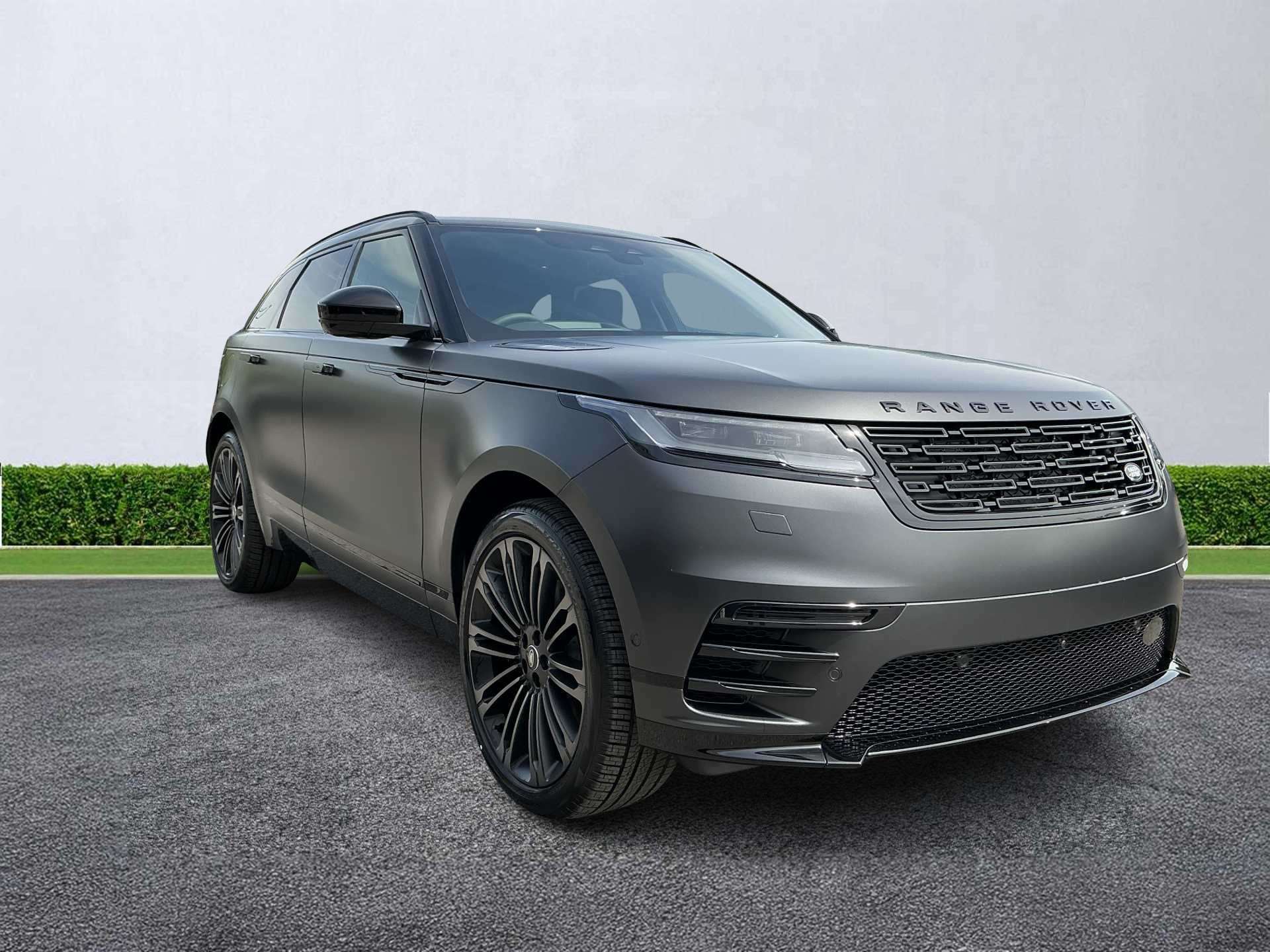 LAND ROVER RANGE ROVER VELAR DIESEL ESTATE 3.0 D300 Mhev Belgravia Edition 5Dr Auto