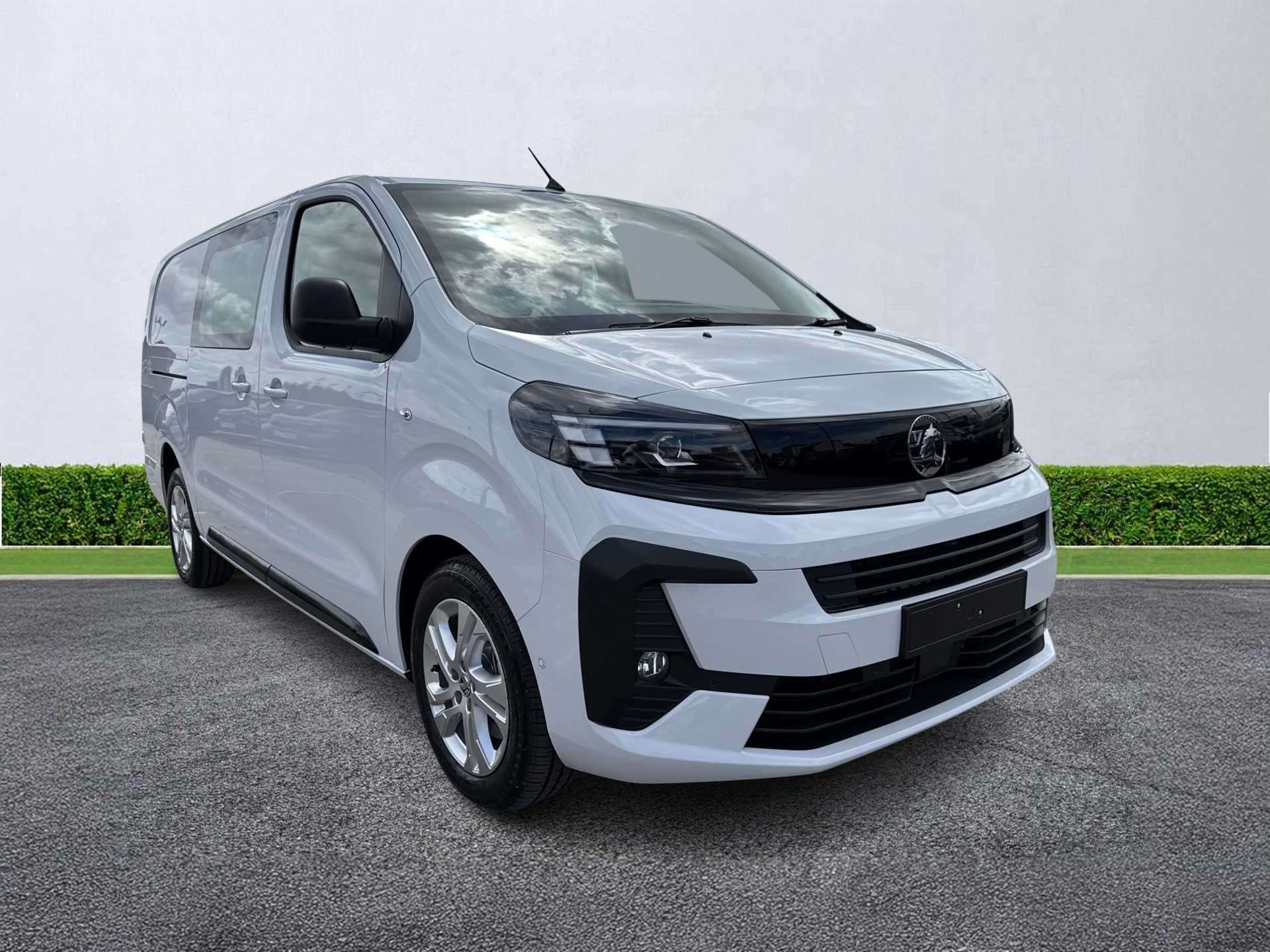 VAUXHALL VIVARO XL DIESEL 2.2 Turbo D 150 Pro H1 Double Cab Auto