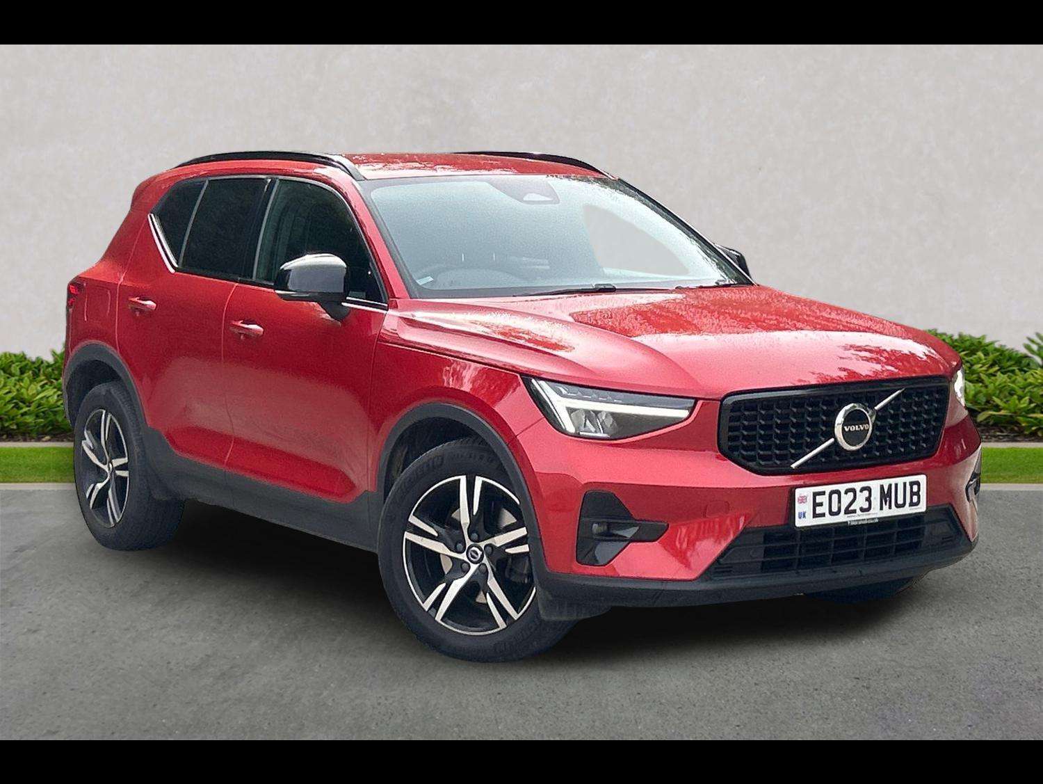 VOLVO XC40 ESTATE 2.0 B3P Plus Dark 5Dr Auto