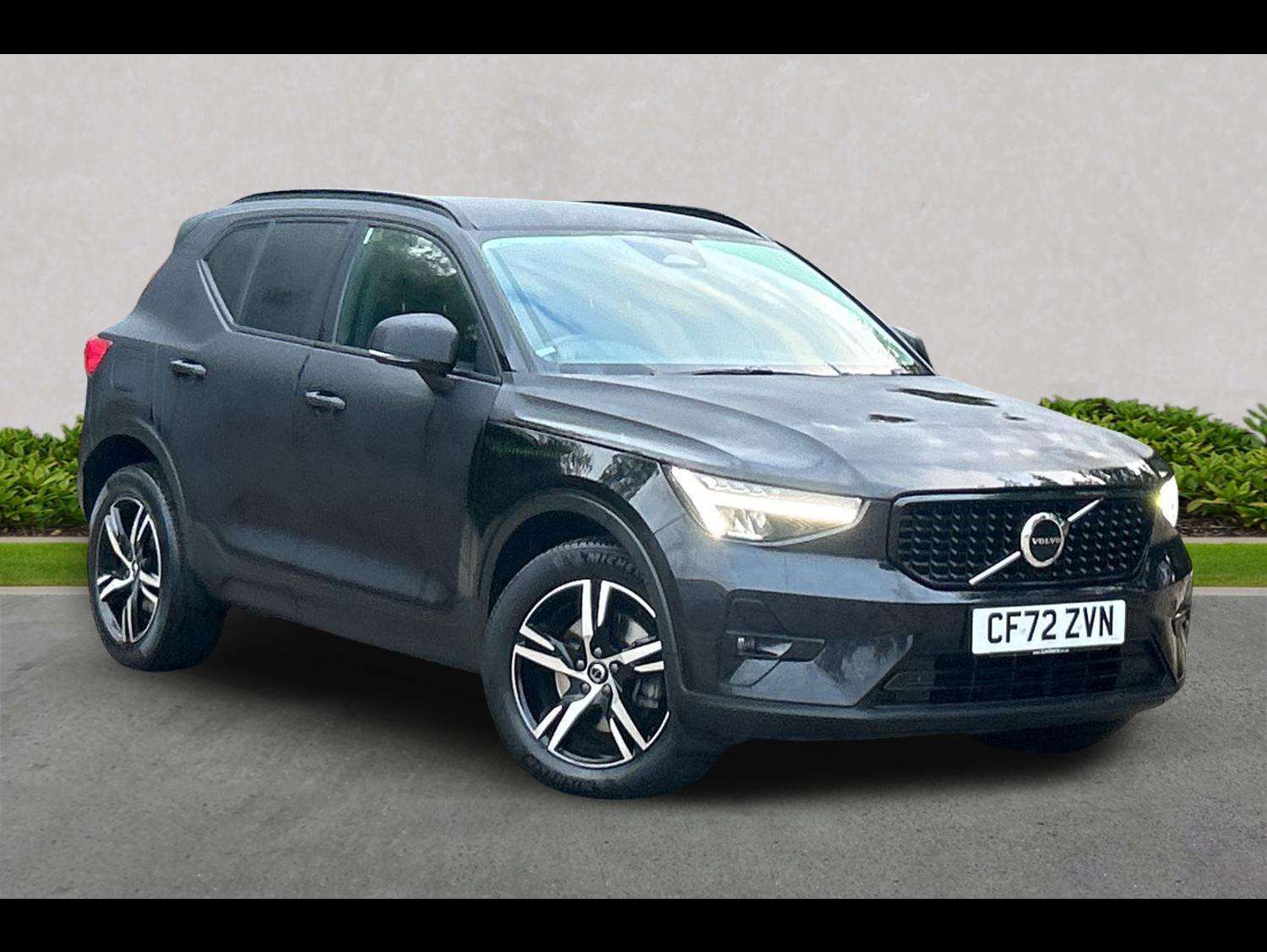 VOLVO XC40 ESTATE 2.0 B3P Plus Dark 5dr Auto