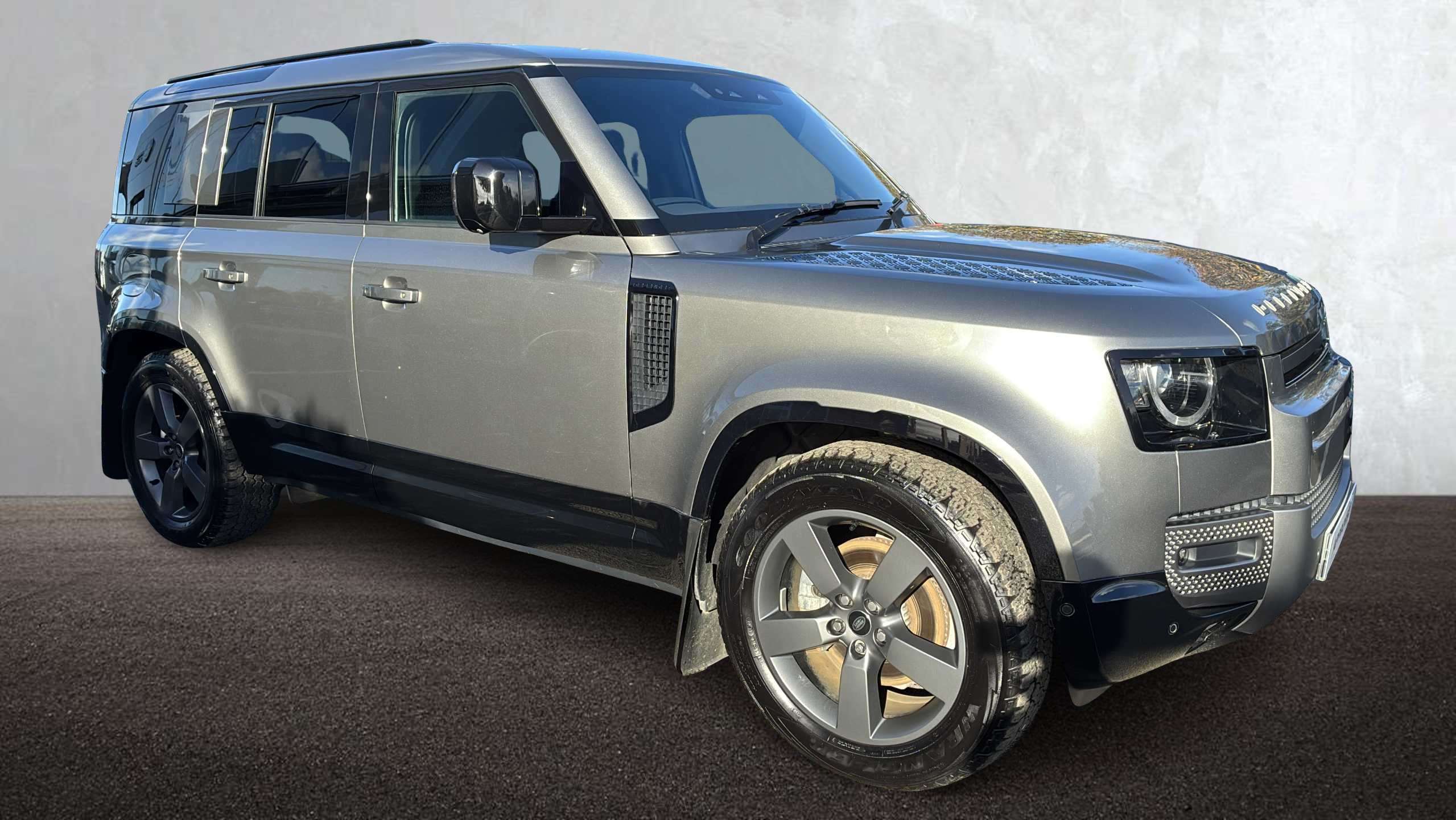 LAND ROVER DEFENDER DIESEL ESTATE 3.0 D250 X-Dynamic HSE 110 5dr Auto