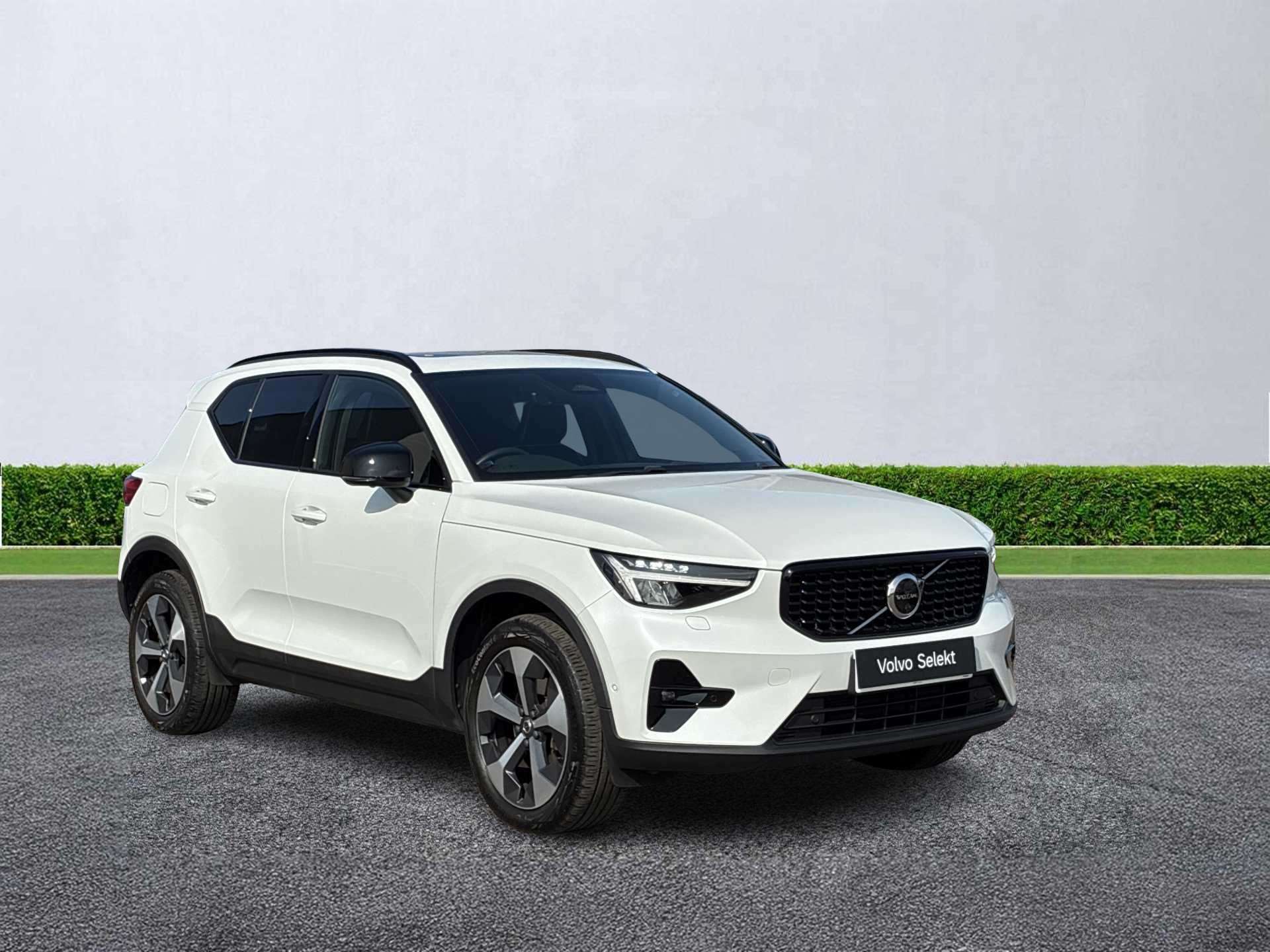 2023 Volvo XC40