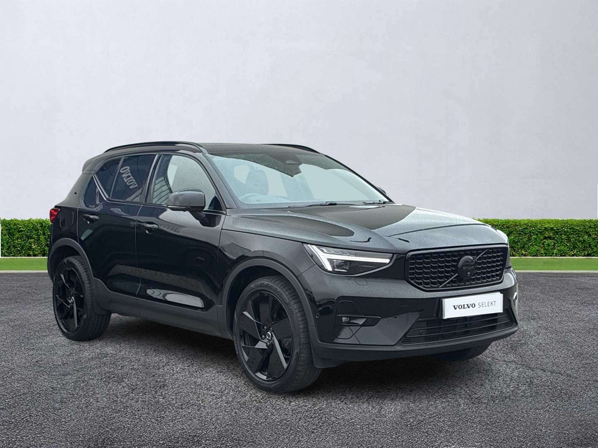 VOLVO XC40 ESTATE 2.0 B4P Ultra Black Edition 5Dr Auto