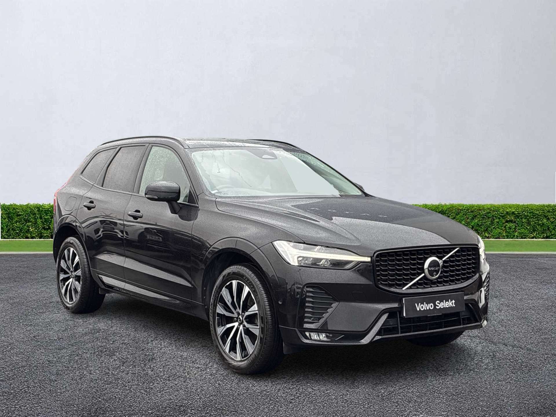 VOLVO XC60 DIESEL ESTATE 2.0 B4D Plus Dark 5Dr Awd Geartronic