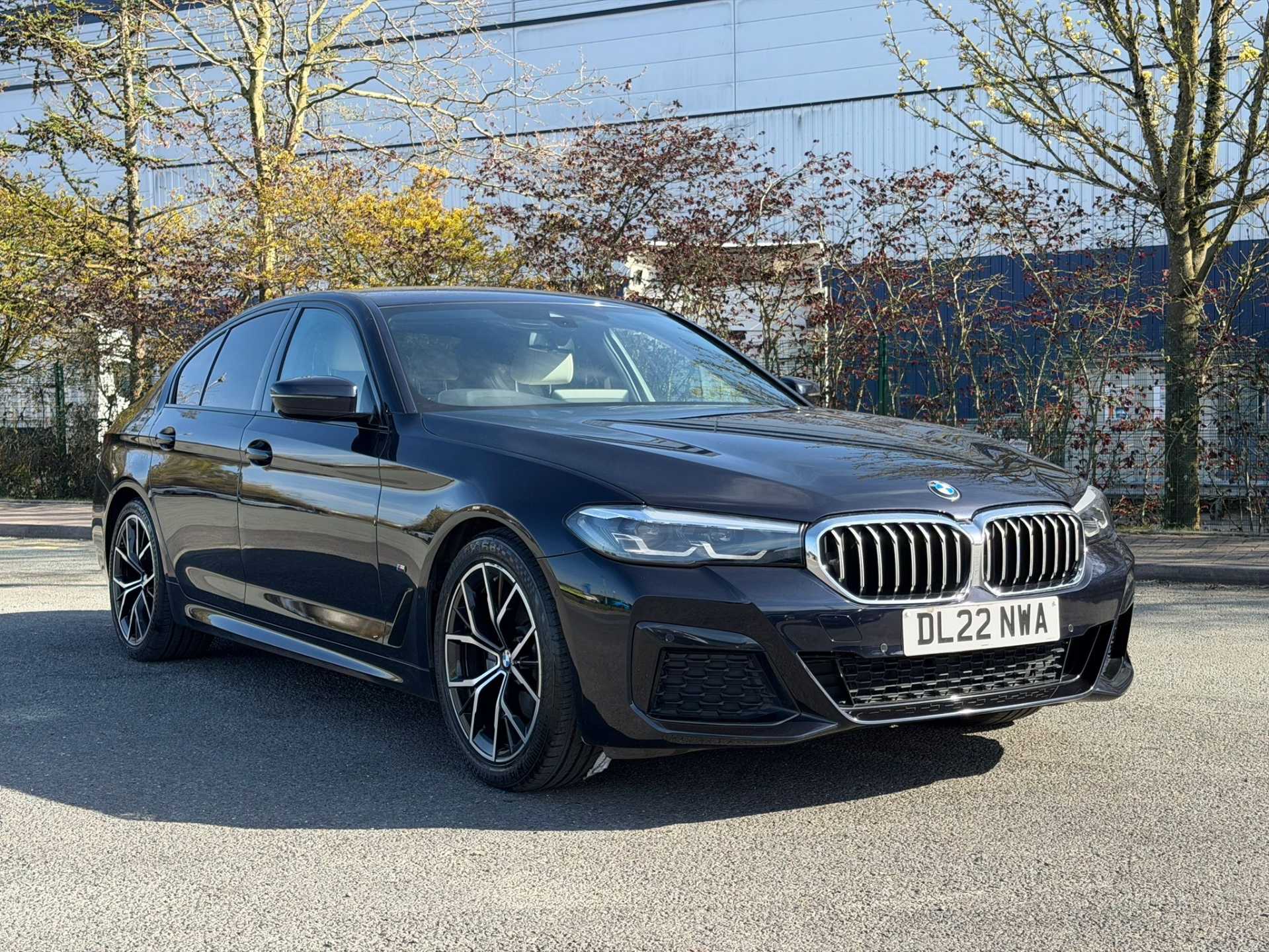 2022 BMW 5 SERIES DIESEL SALOON 2022 520D MHT M SPORT 4DR STEP AUTO SUN PROTECTION... photo