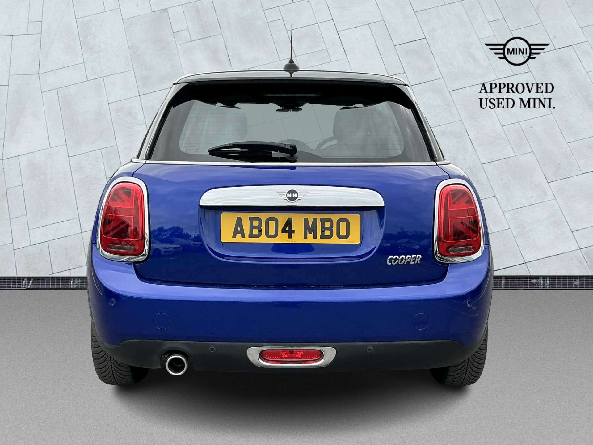 Used MINI HATCHBACK 1.5 Cooper Classic Ii 5Dr 2019 | Lookers MINI