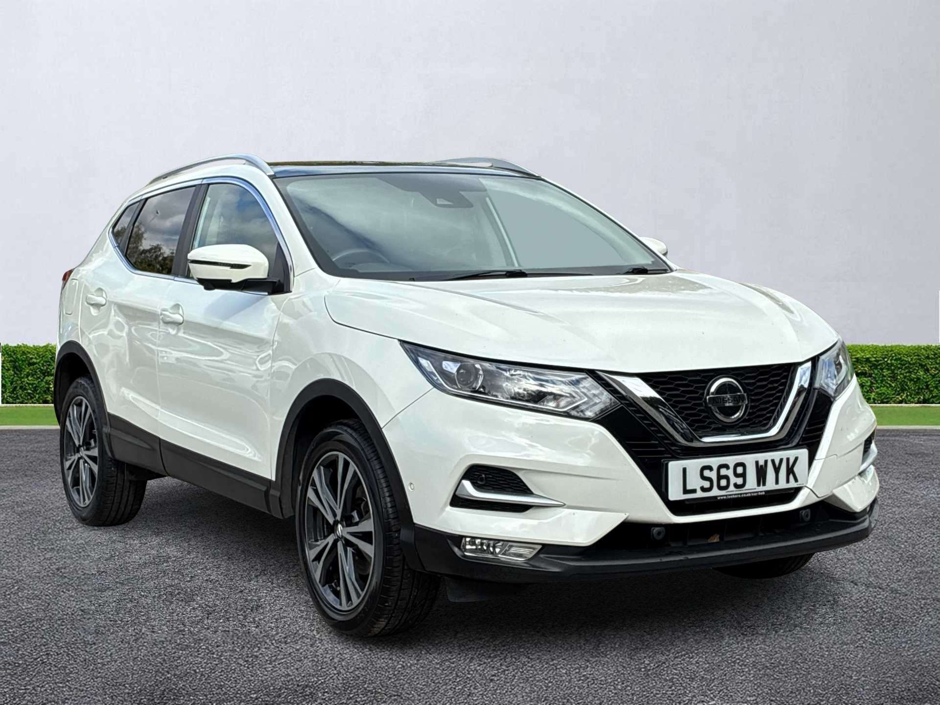 NISSAN QASHQAI HATCHBACK 1.3 Dig-T N-Connecta 5Dr