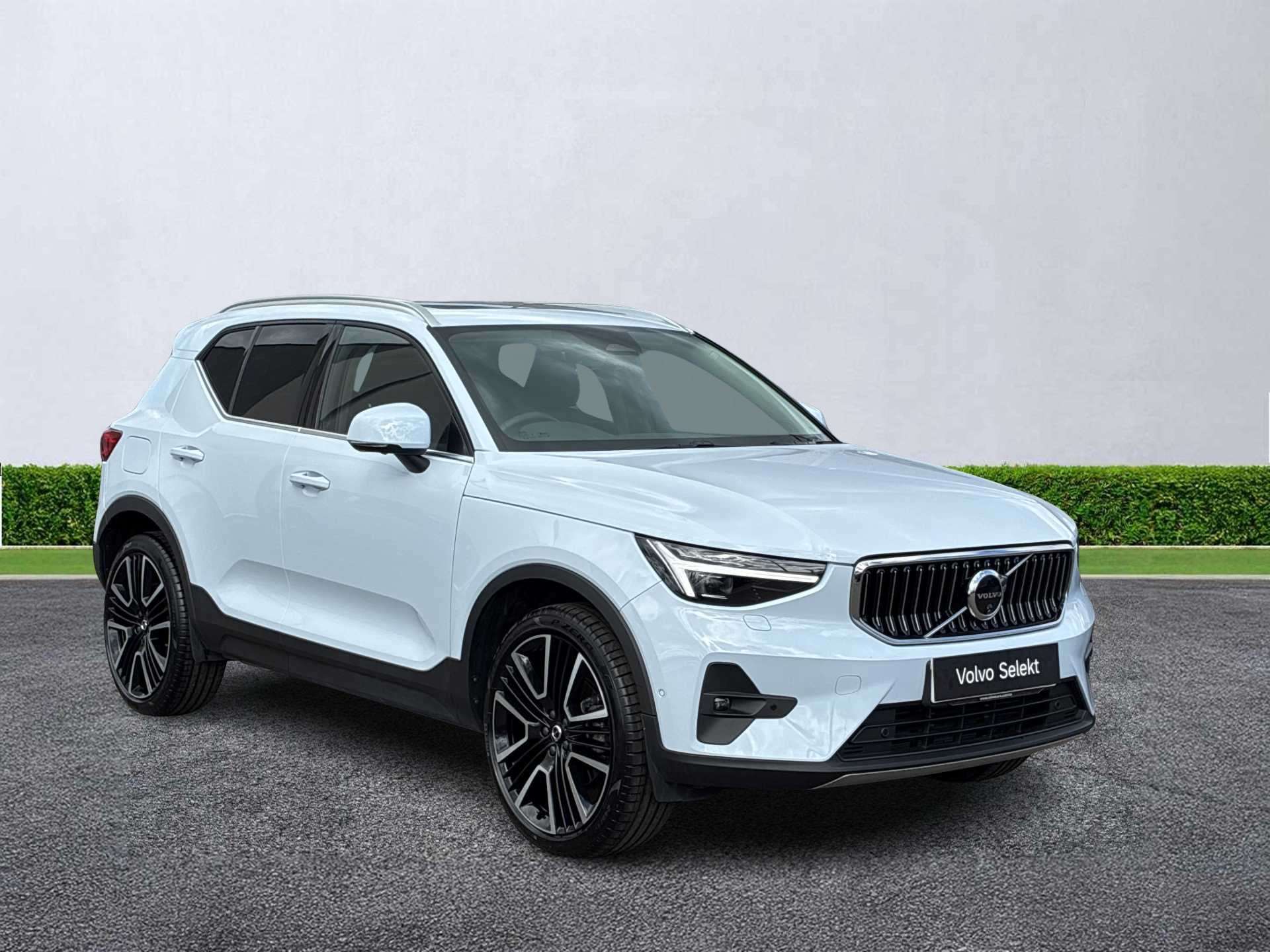 VOLVO XC40 ESTATE 2.0 B4P Ultra Dark 5Dr Auto