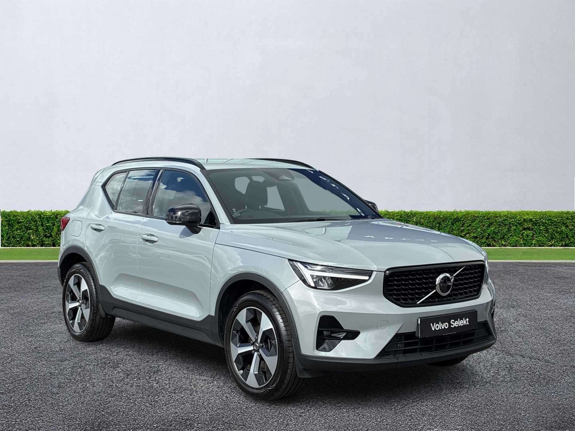 VOLVO XC40 ESTATE 2.0 B3P Plus Dark 5Dr Auto