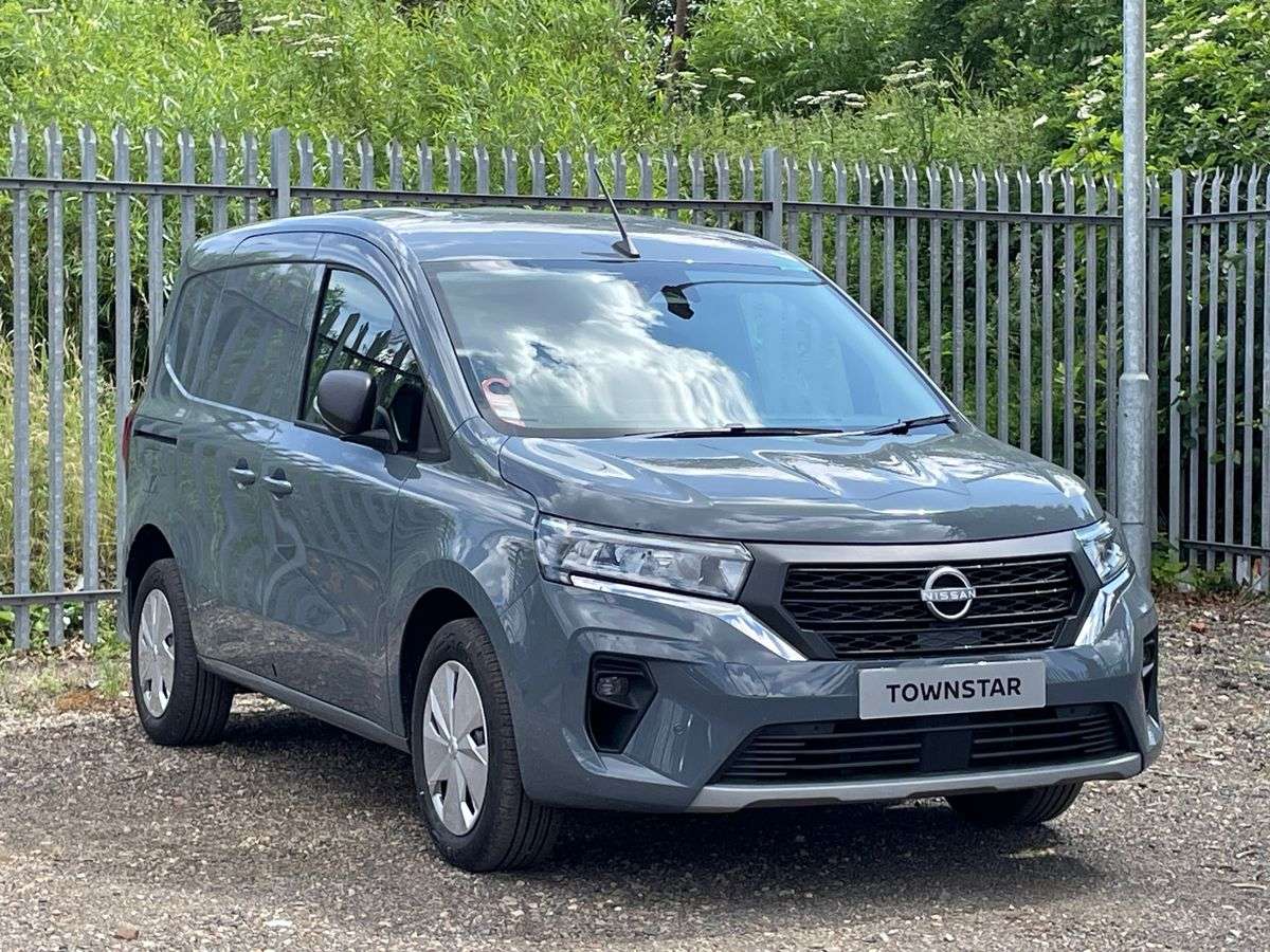 NISSAN TOWNSTAR L1 PETROL 1.3 Tekna Van [Safety]