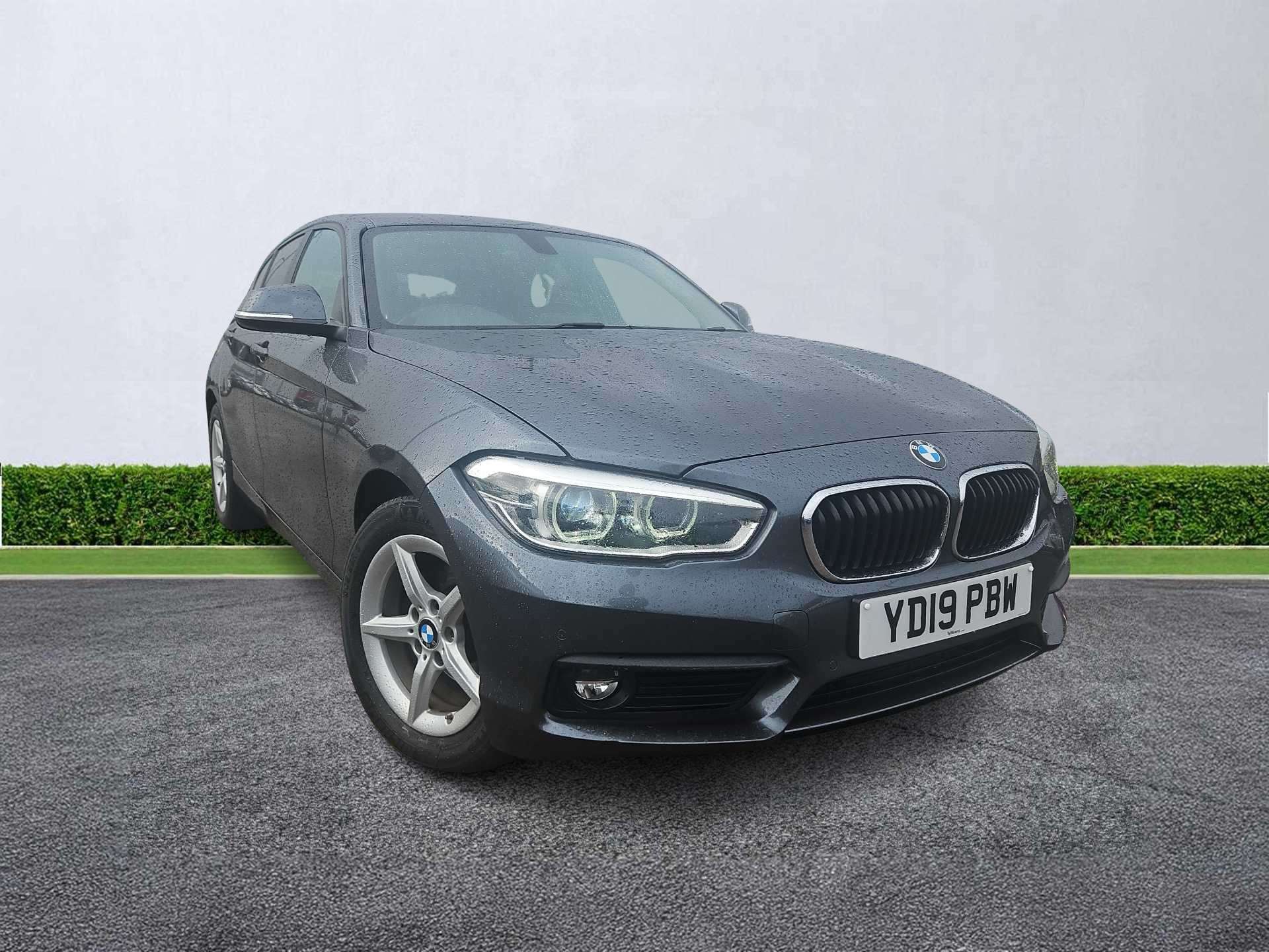 BMW 1 SERIES DIESEL HATCHBACK 116D Se Business 5Dr [Nav/Servotronic] Step Auto