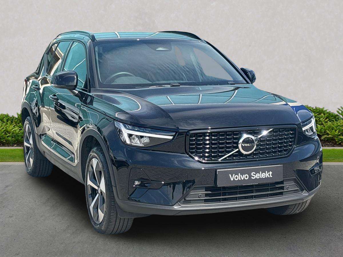 2025 Volvo XC40