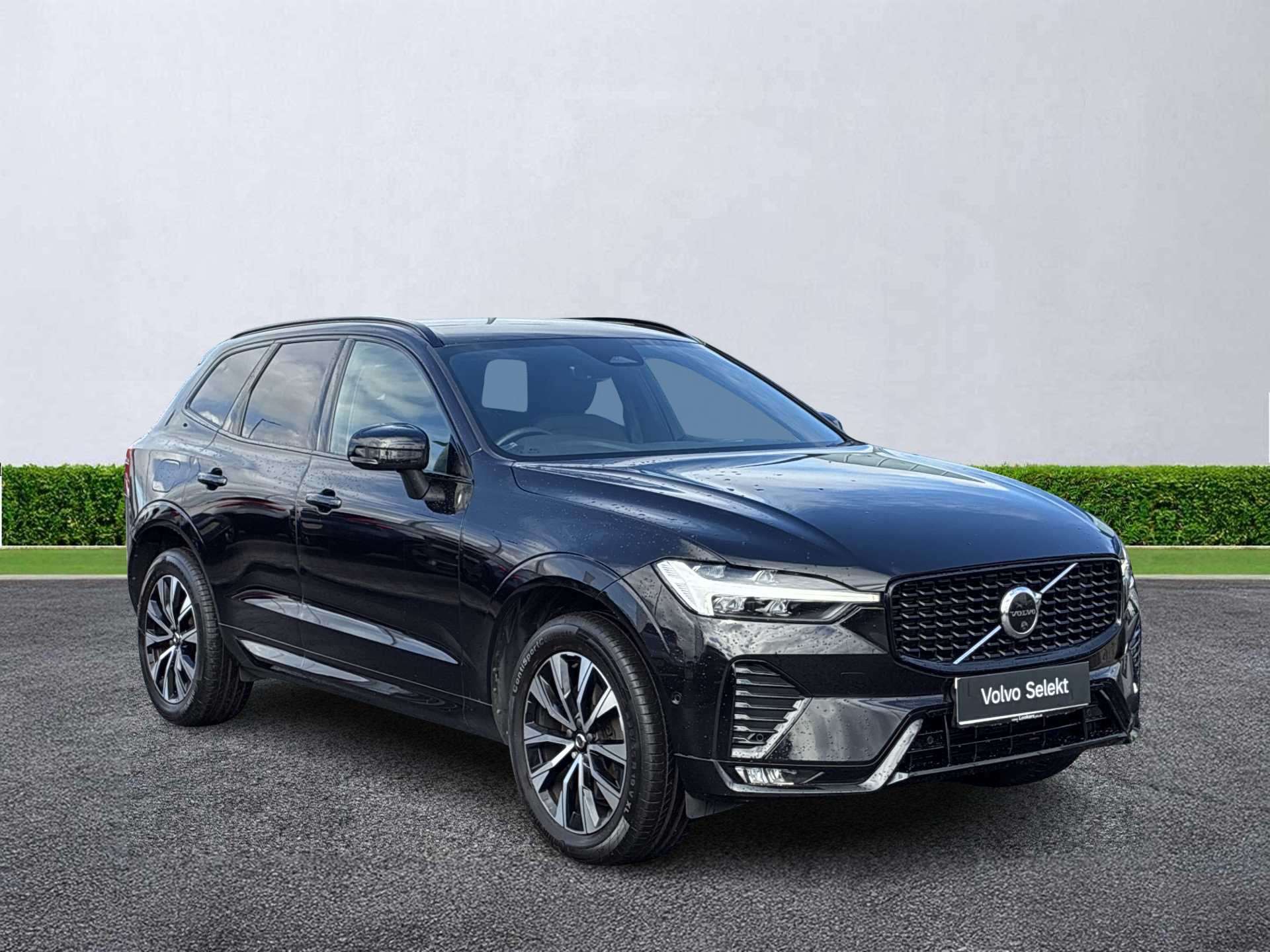 VOLVO XC60 DIESEL ESTATE 2.0 B4D Plus Dark 5Dr Awd Geartronic