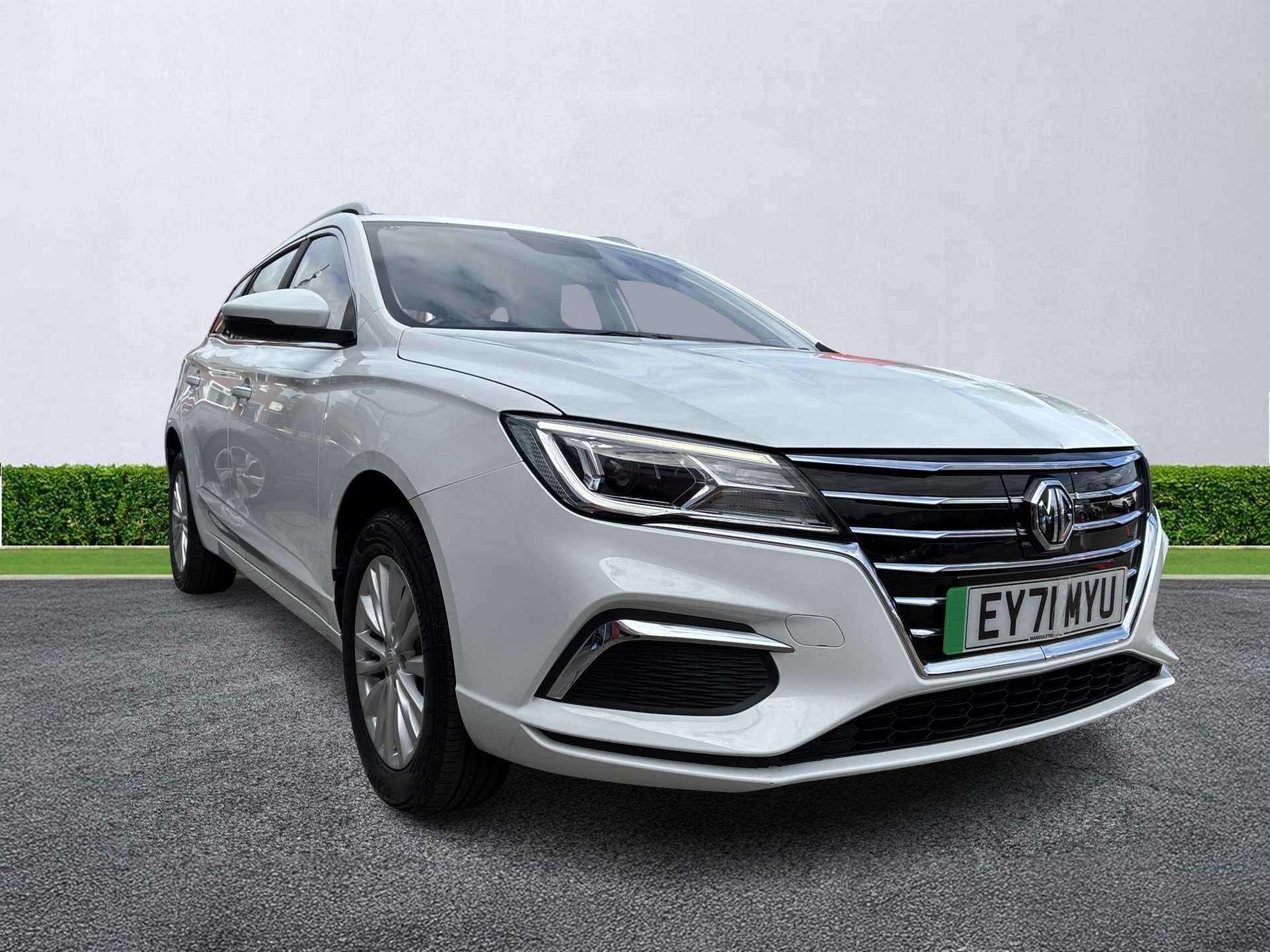 2021 mg motor uk 5 electric estate 2021 115kw exclusive ev 53kwh 5dr auto rear cam - heated seats - nav electric... photo