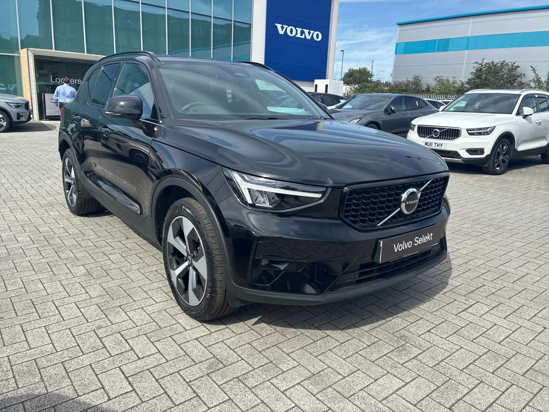 VOLVO XC40 ESTATE 2.0 B4P Plus Dark 5Dr Auto