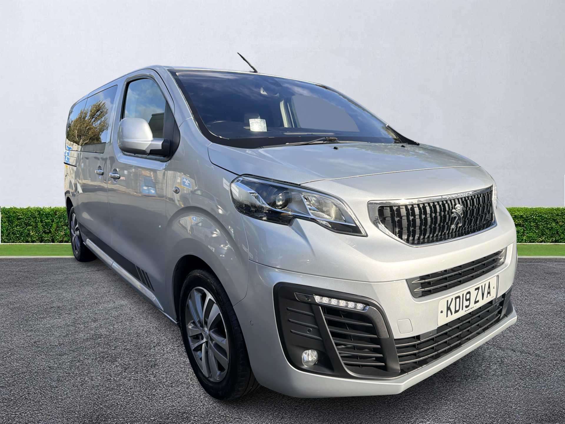 PEUGEOT TRAVELLER DIESEL ESTATE 2.0 BlueHDi 180 Allure Standard [8 Seat] 5dr EAT8