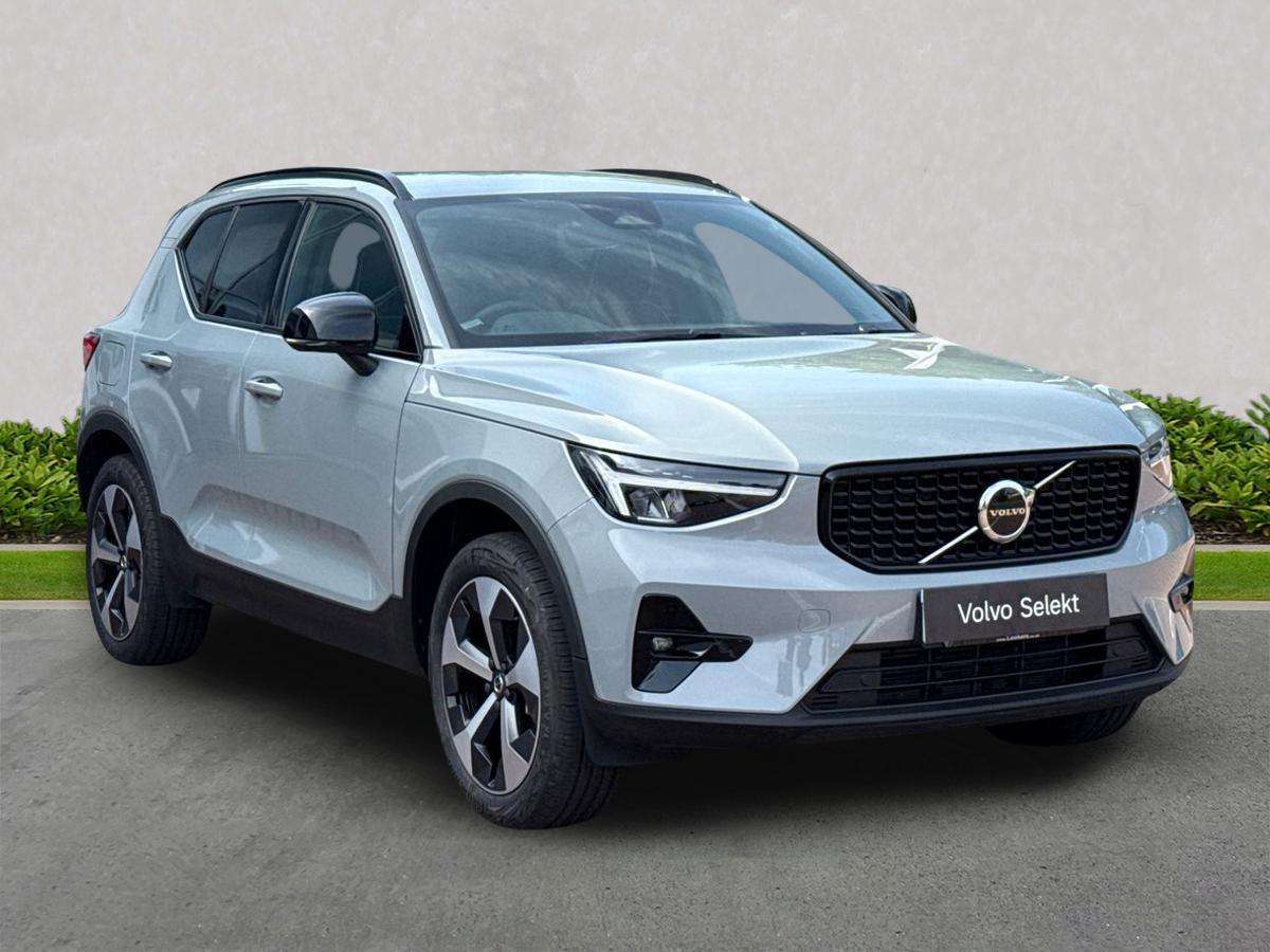 VOLVO XC40 ESTATE 2.0 B4P Plus Dark 5Dr Auto