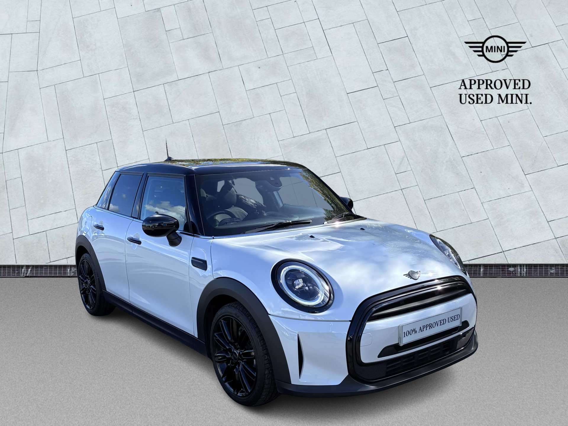 MINI HATCHBACK 1.5 Cooper Exclusive Premium 5Dr