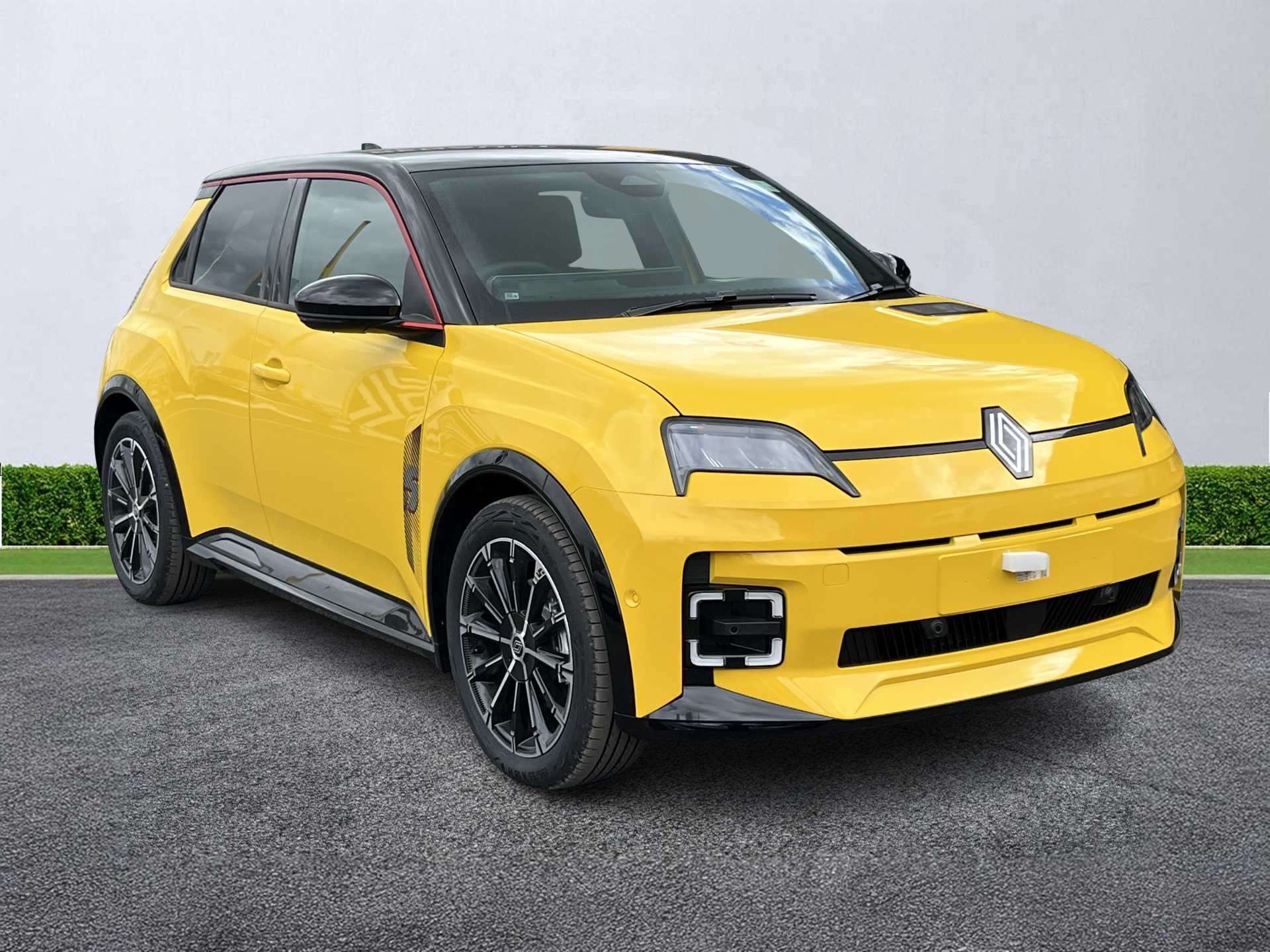 None RENAULT 5 E TECH HATCHBACK 110KW ICONIC FIVE COMFORT RANGE 52KWH 5DR AUTO 3750 ELECTRIC HATCHBACK... photo