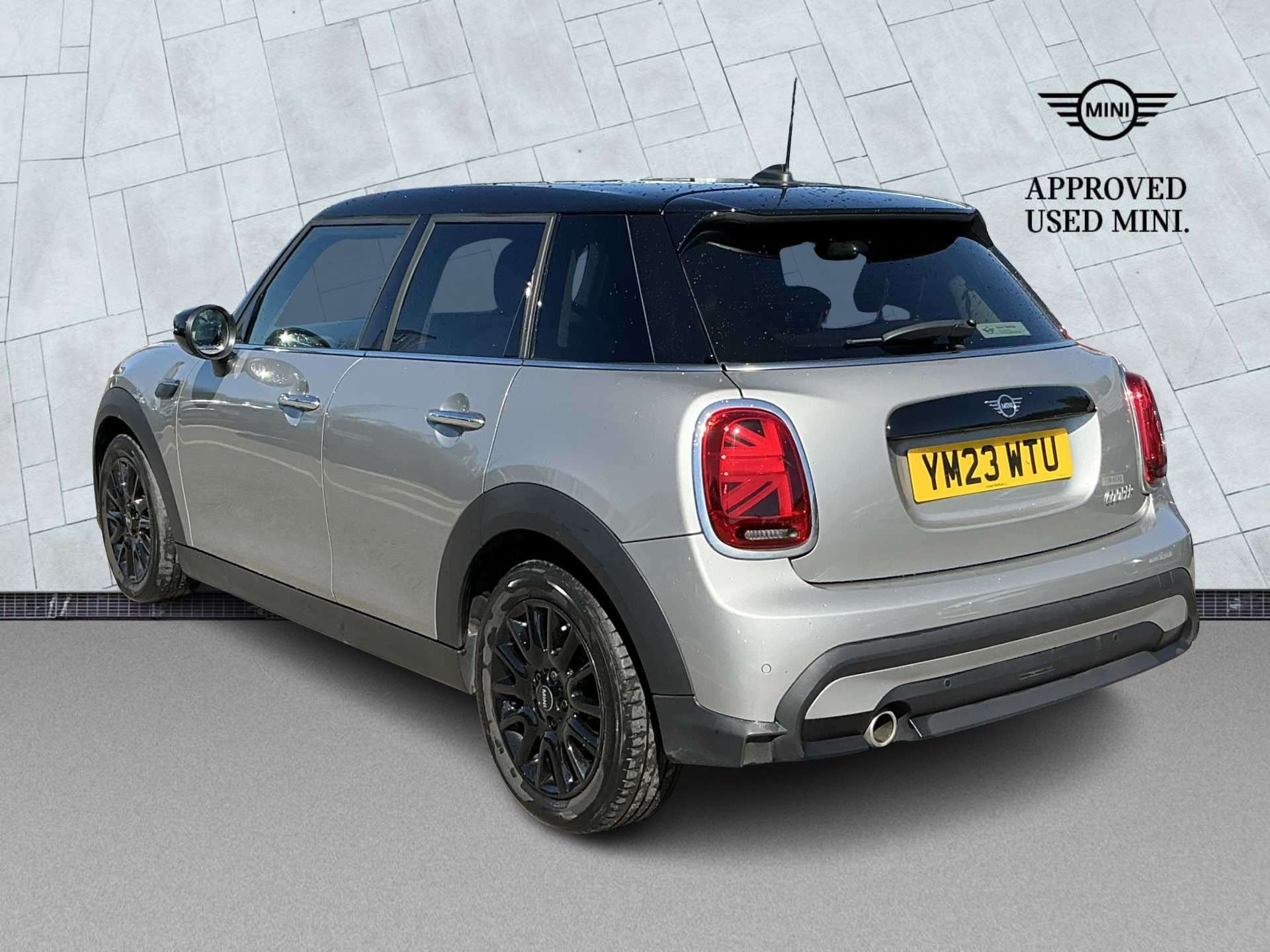 Used MINI HATCHBACK 1.5 Cooper Classic Premium 5Dr Auto 2023 | Lookers MINI