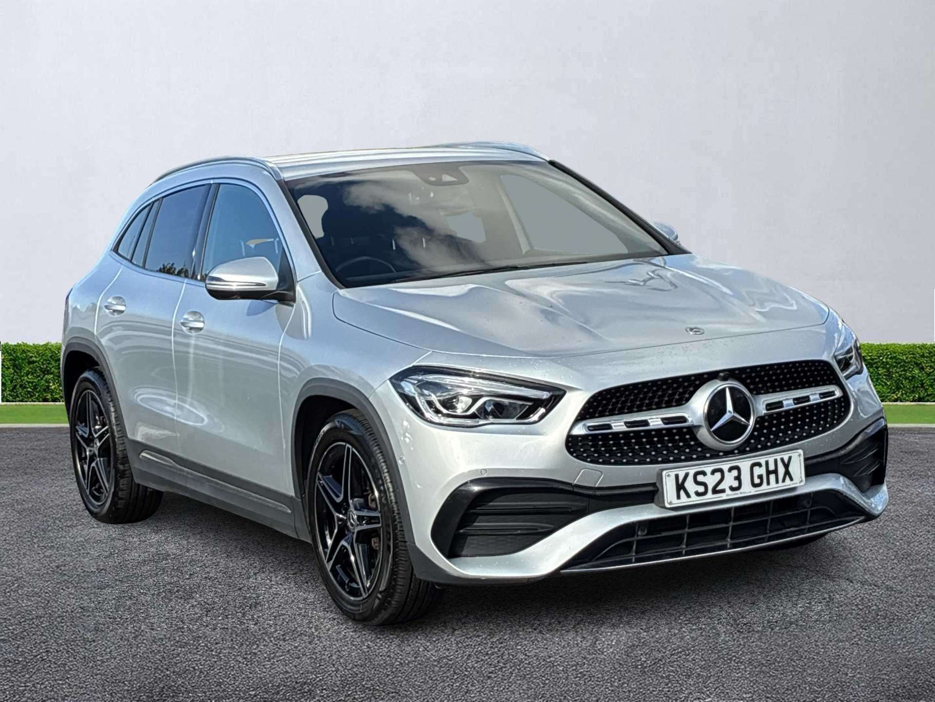 MERCEDES-BENZ GLA HATCHBACK Gla 200 Amg Line Executive 5Dr Auto