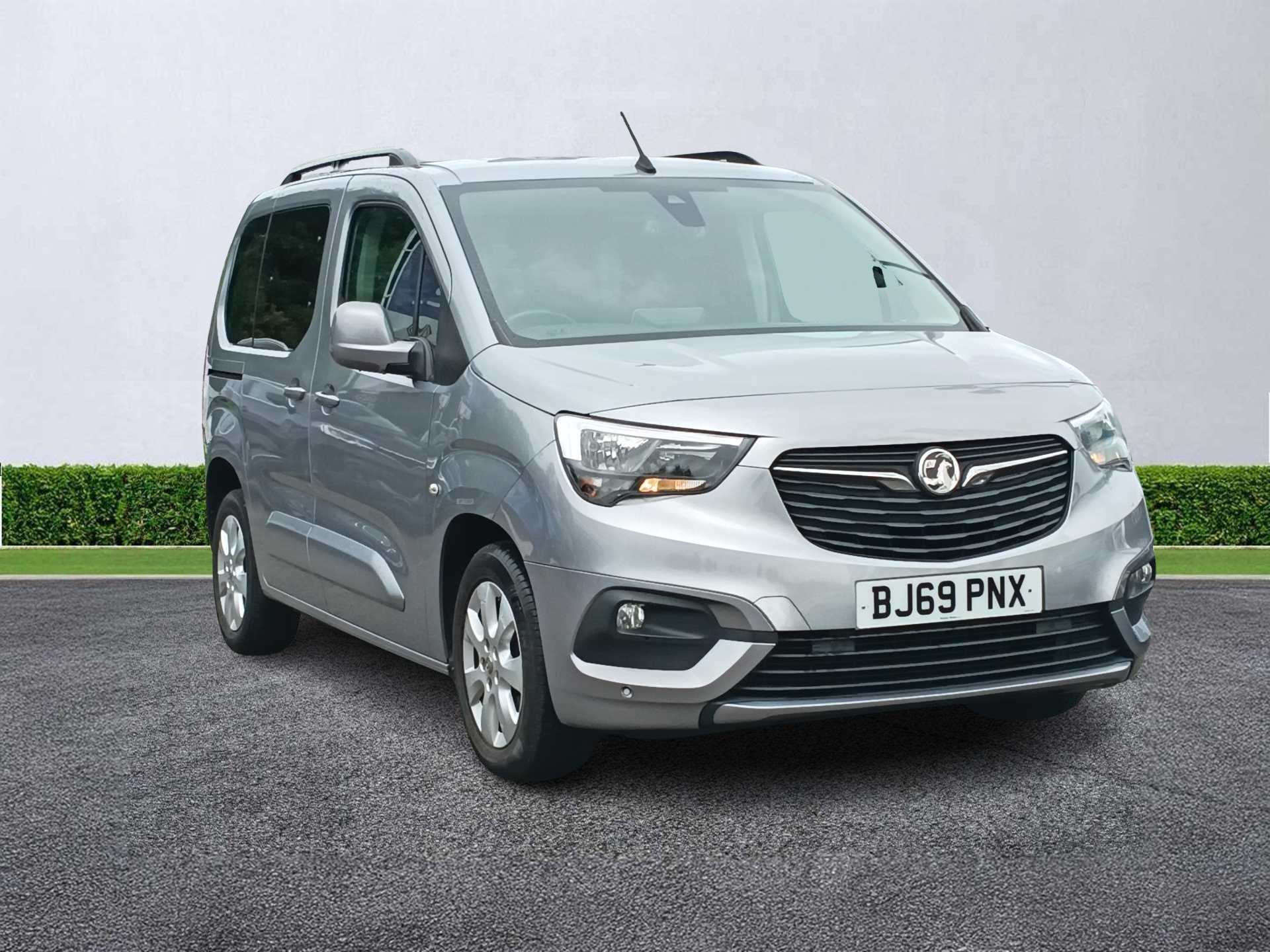 VAUXHALL COMBO LIFE DIESEL ESTATE 1.5 Turbo D 130 Energy 5Dr Auto