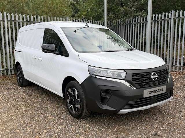 NISSAN TOWNSTAR L2 PETROL 1.3 Tekna Van [Safety]