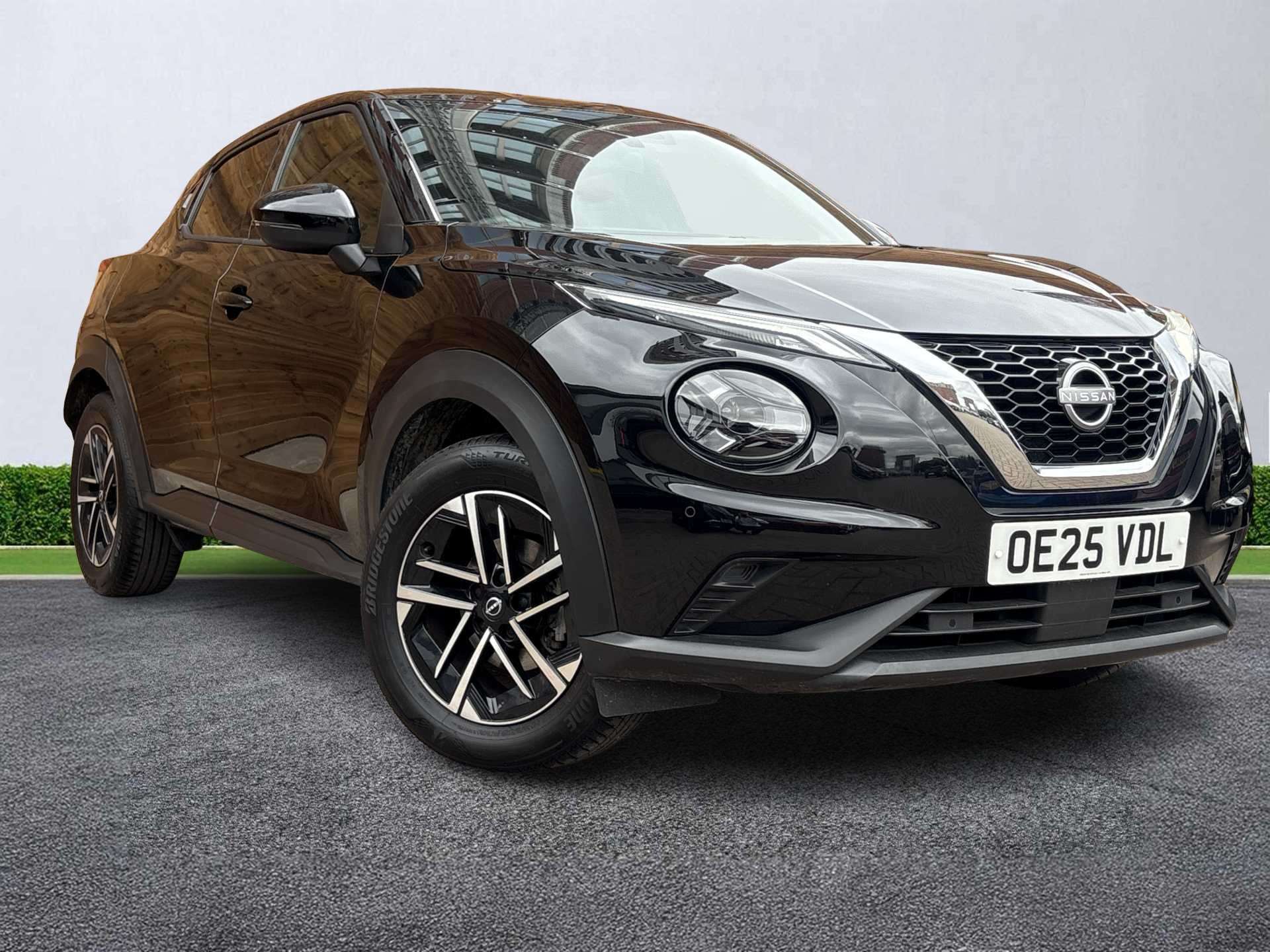 NISSAN JUKE HATCHBACK 1.0 Dig-T N-Connecta 5Dr Dct