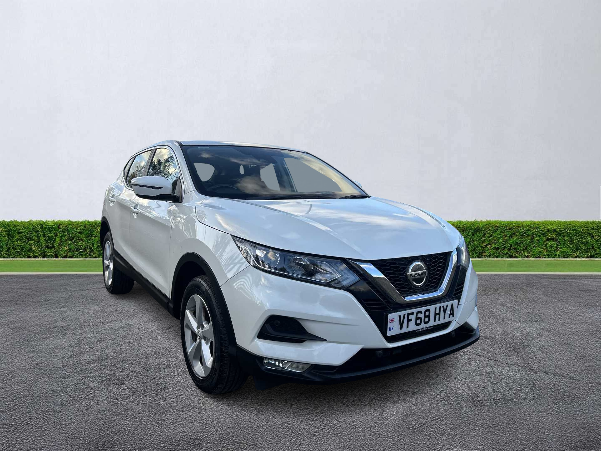 Used NISSAN QASHQAI 1.3 Dig-T Acenta Premium 5Dr 2019 | Lookers Car Hub