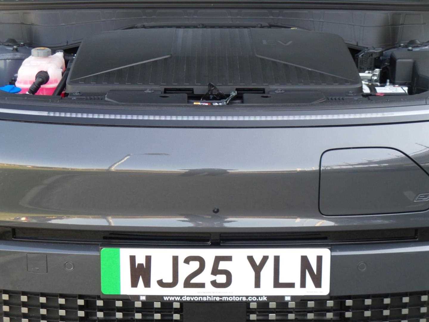 Large vehicle image