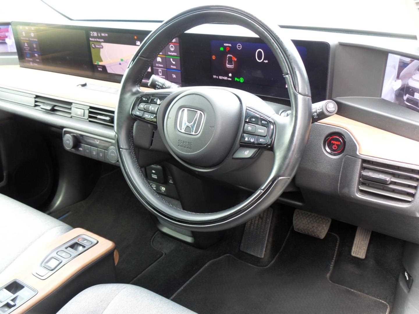 Large vehicle image