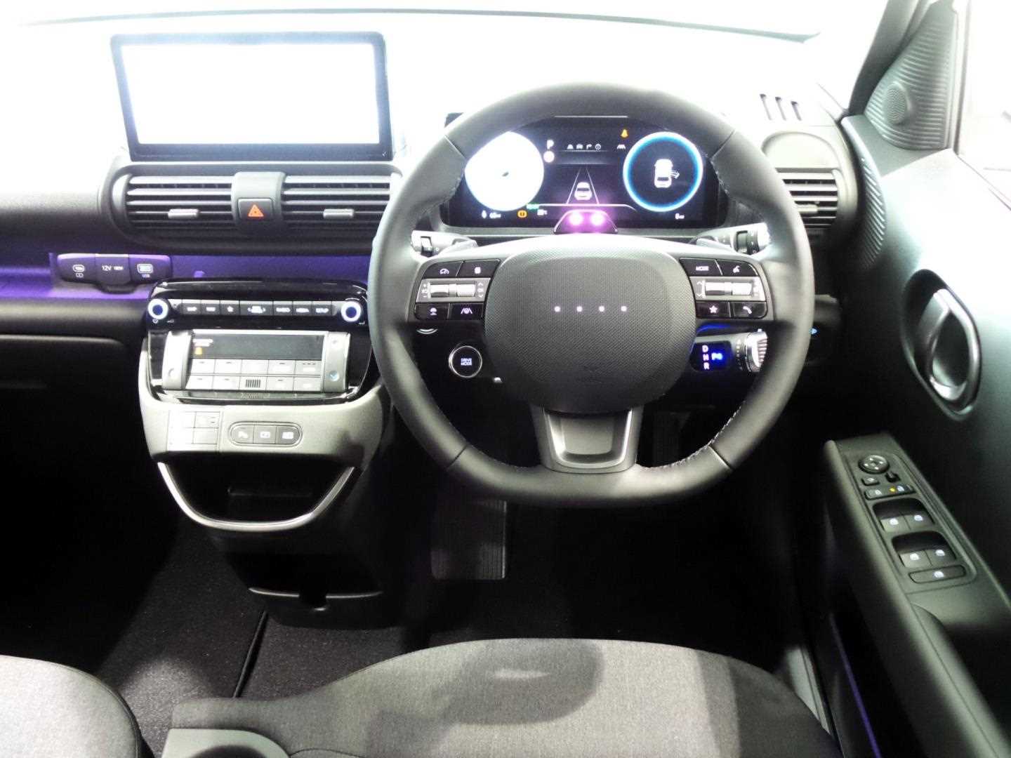 Large vehicle image