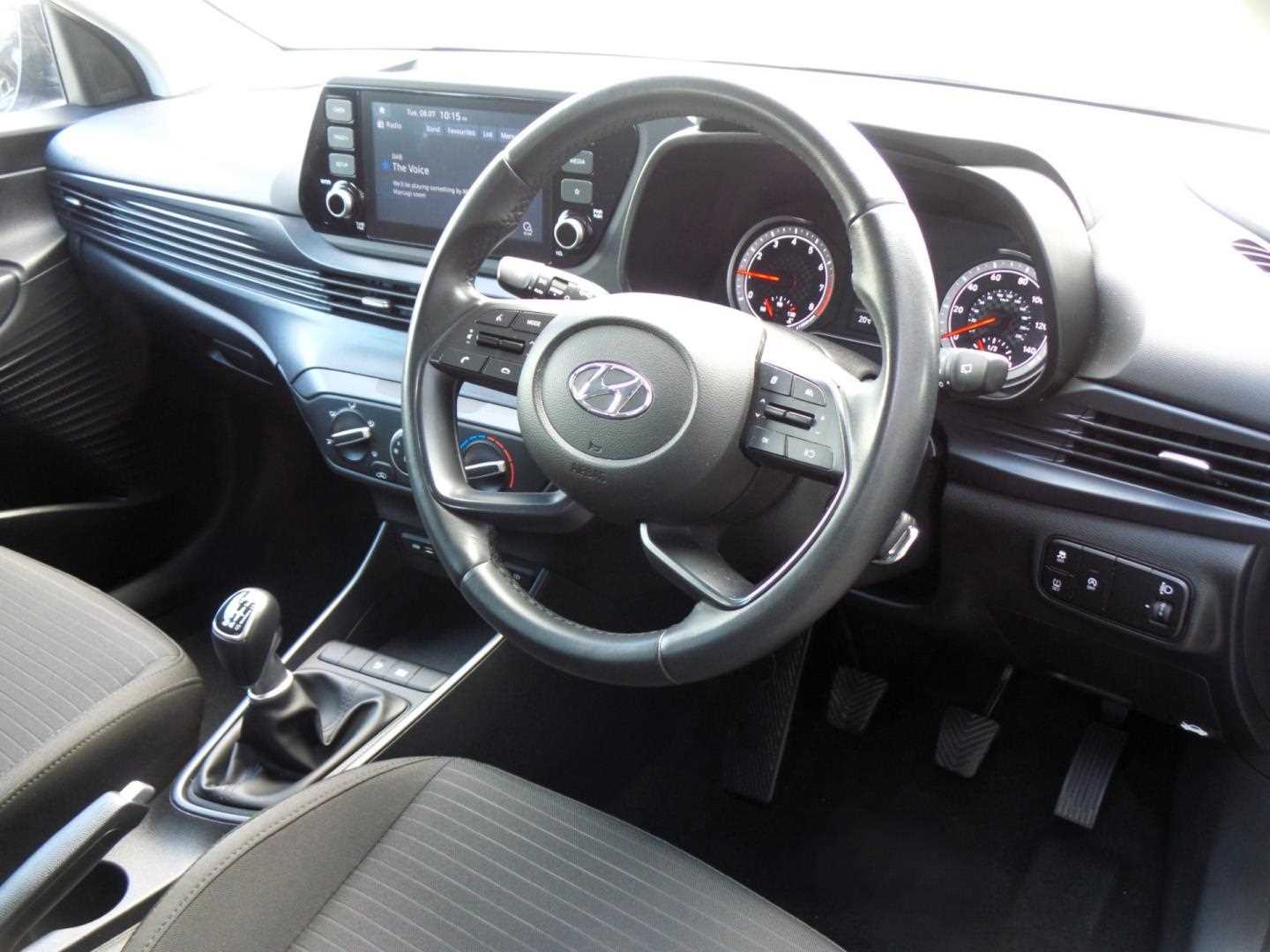 Large vehicle image