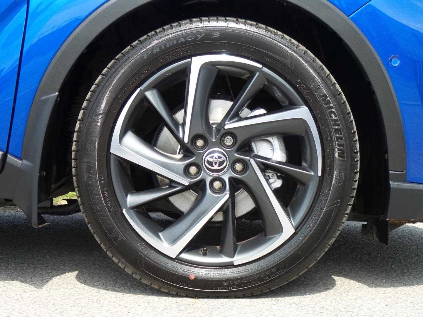 Large vehicle image