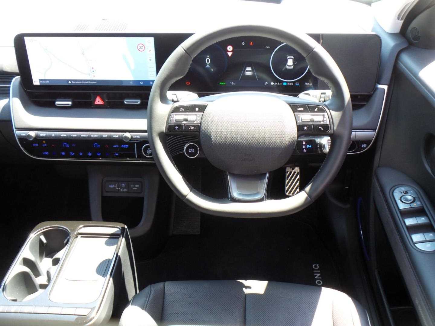 Large vehicle image